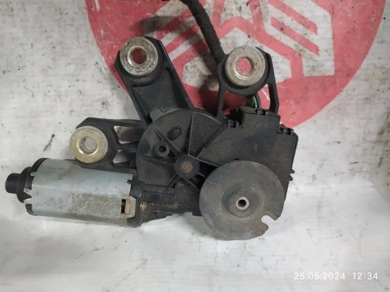 Мотор заднего стеклоочистителя Volkswagen Touareg 2005 7L6