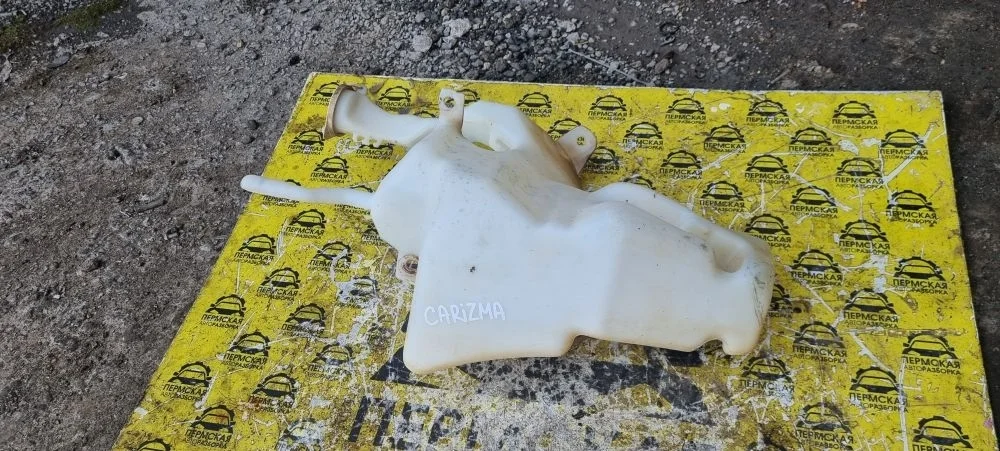 Бачок омывателя стекла Mitsubishi Carisma DA