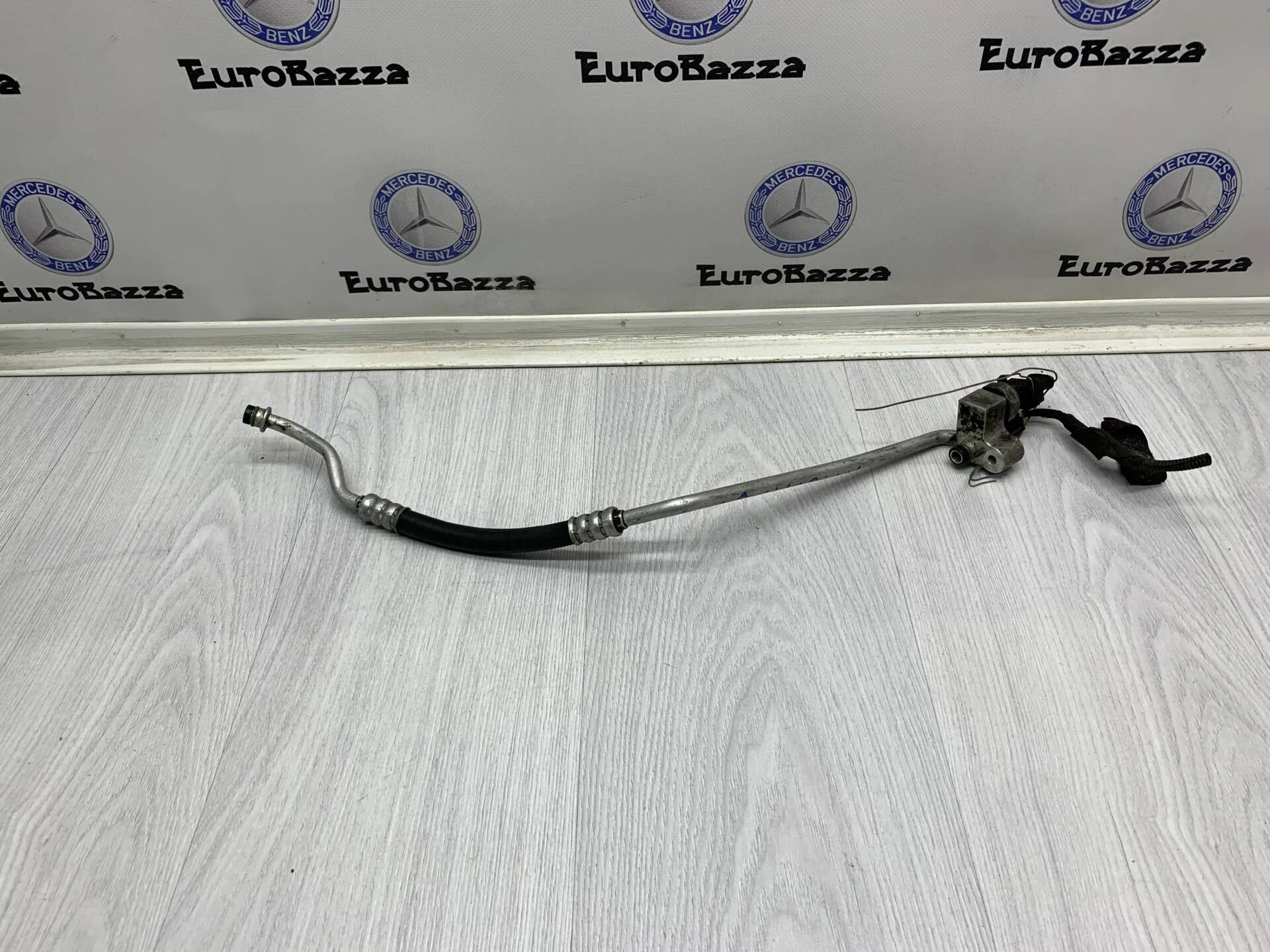Трубка кондиционера с датчиком Mercedes W220