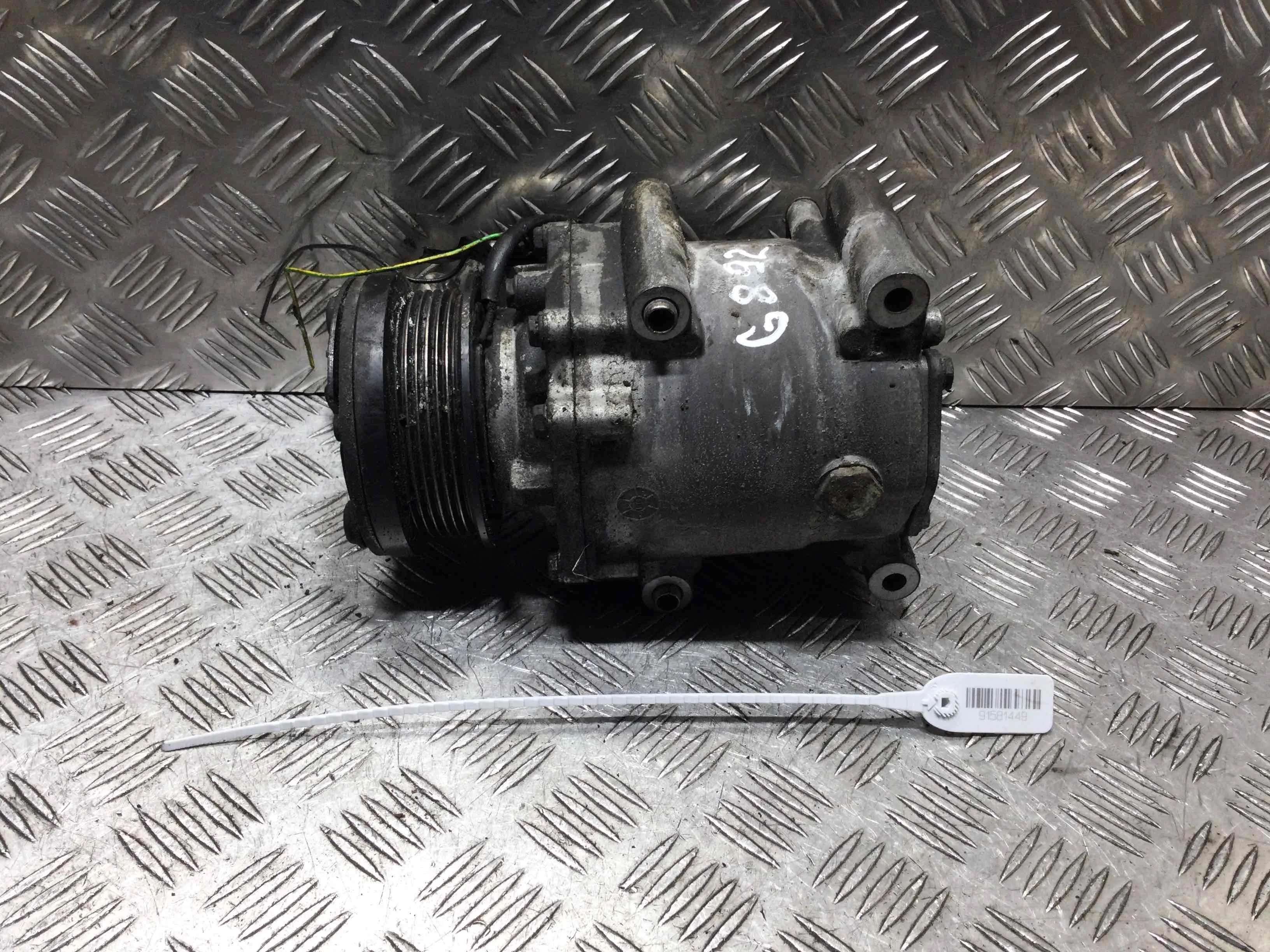 Компрессор кондиционера Ford Focus 1 поколение [рестайлинг] (2001-2005) бензин 1.8 i Механика Универсал