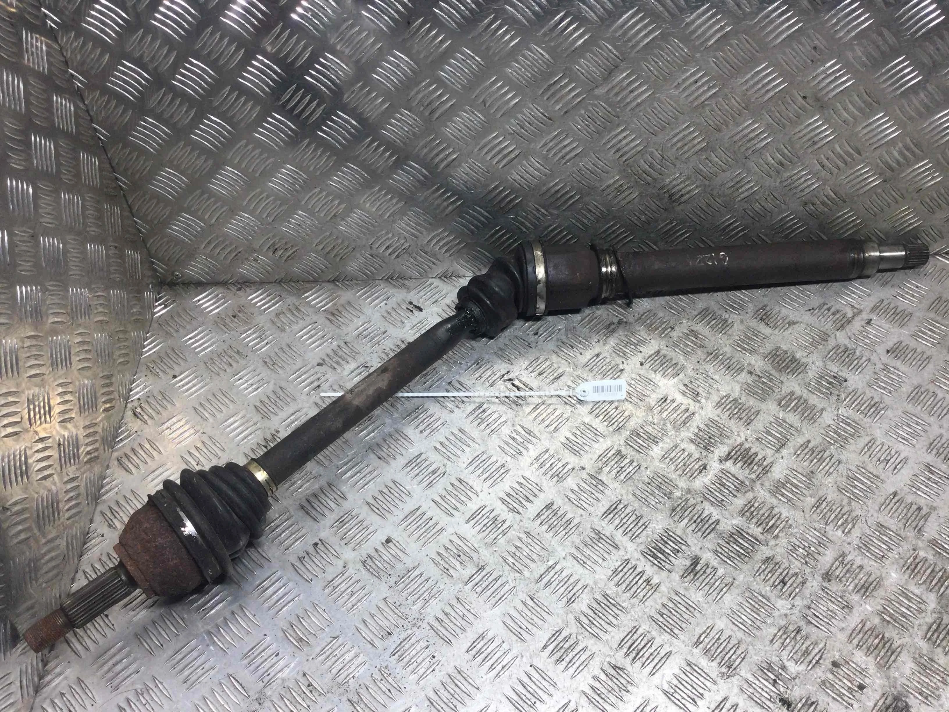 Полуось передняя правая (приводной вал, ШРУС) Ford Focus 1 поколение [рестайлинг] (2001-2005) бензин 1.6 i Механика Х/б