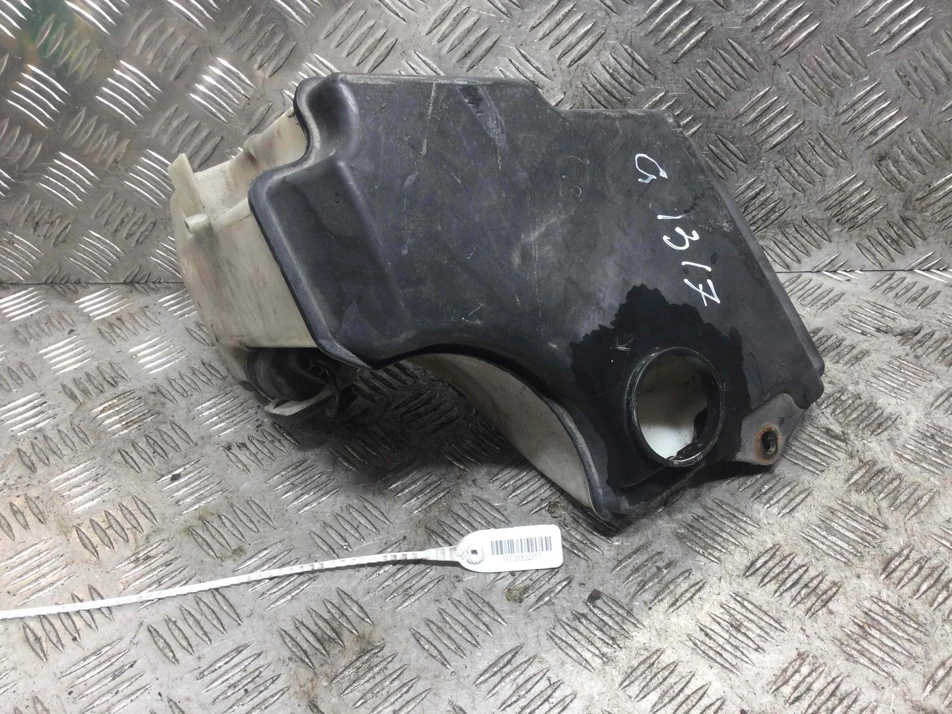 Бачок омывателя BMW 3-Series 3-Series E46 1998 - 2006 бензин 2.0 i Механика Универсал