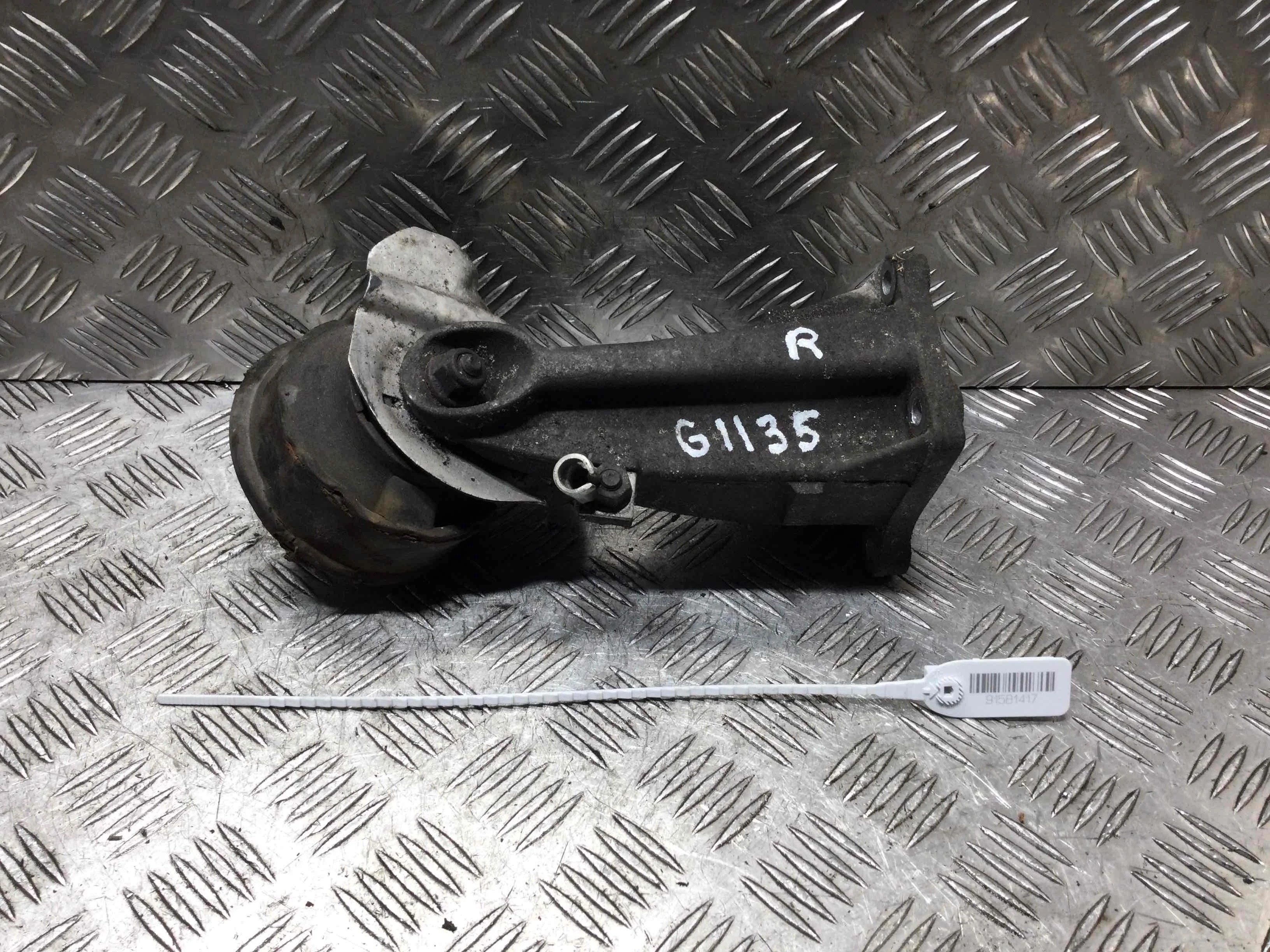 Кронштейн двигателя BMW 3-Series 3-Series E46 1998 - 2006 бензин 1.9 i Механика Седан