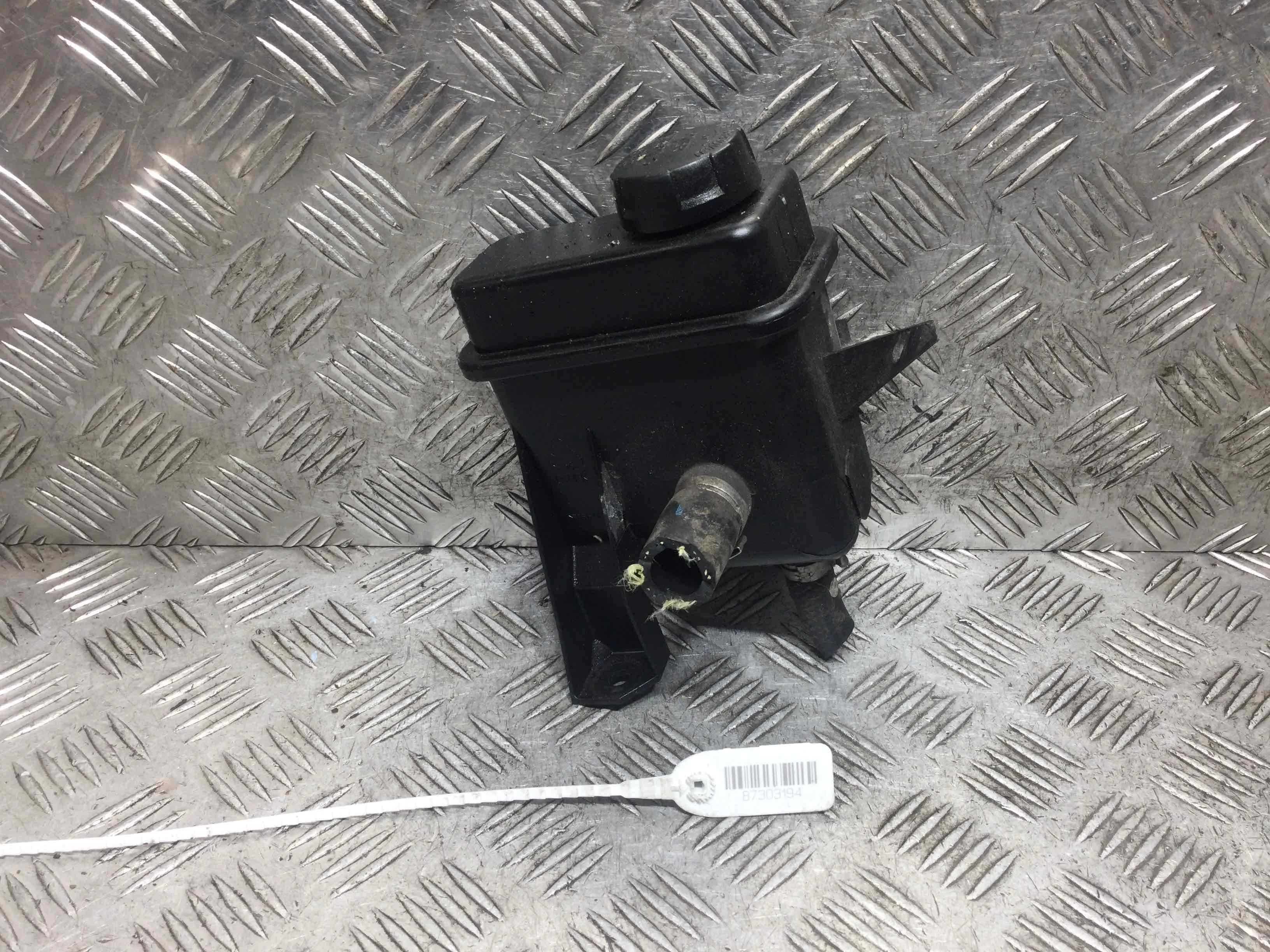 Бачок гидроусилителя Mitsubishi Space Star 1 поколение (1998-2002) бензин 1.6 i Механика Минивэн