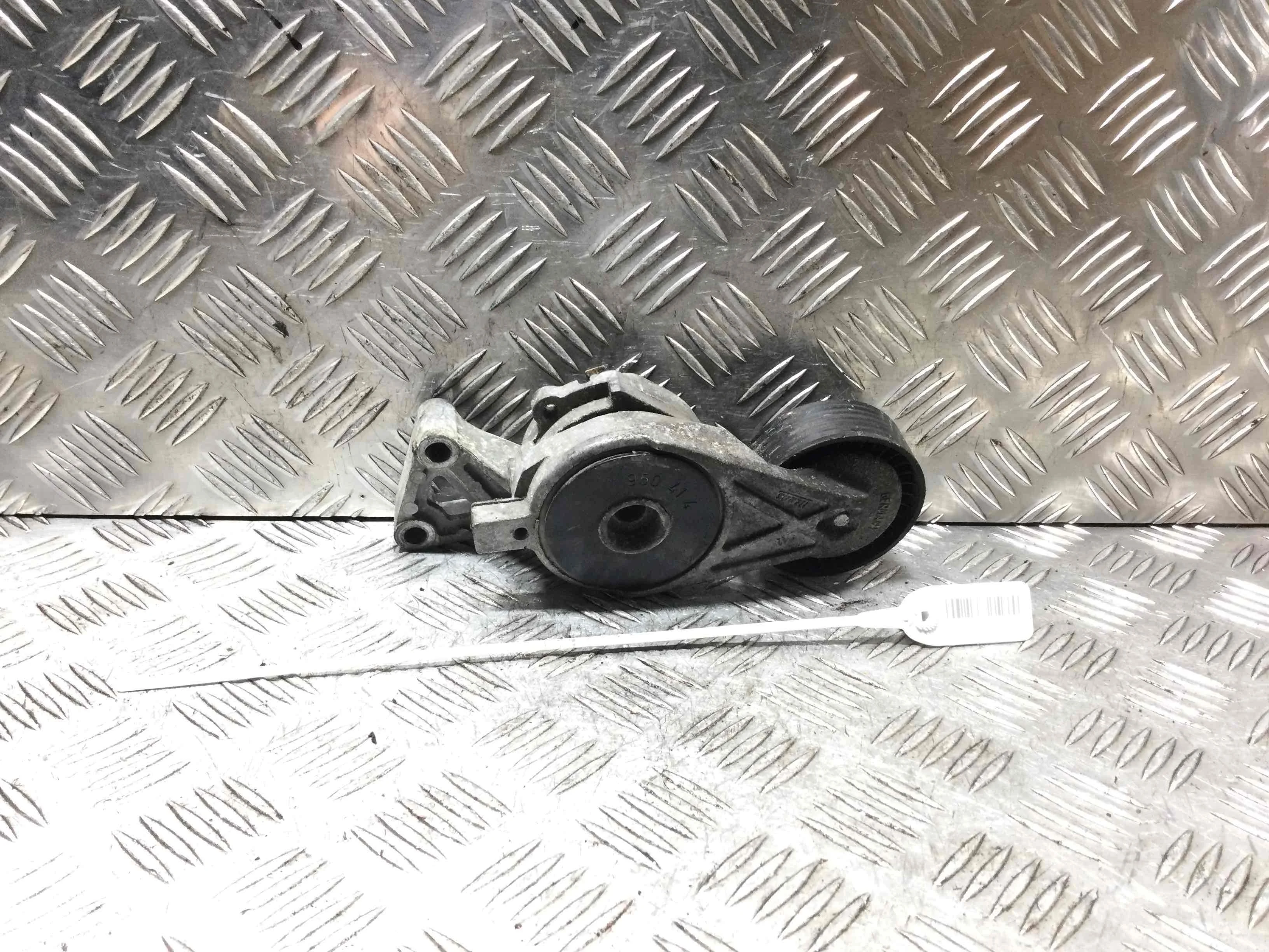 Натяжитель ремня генератора Volkswagen Golf 4 поколение (1997-2004) бензин 2.0 i Механика Х/б