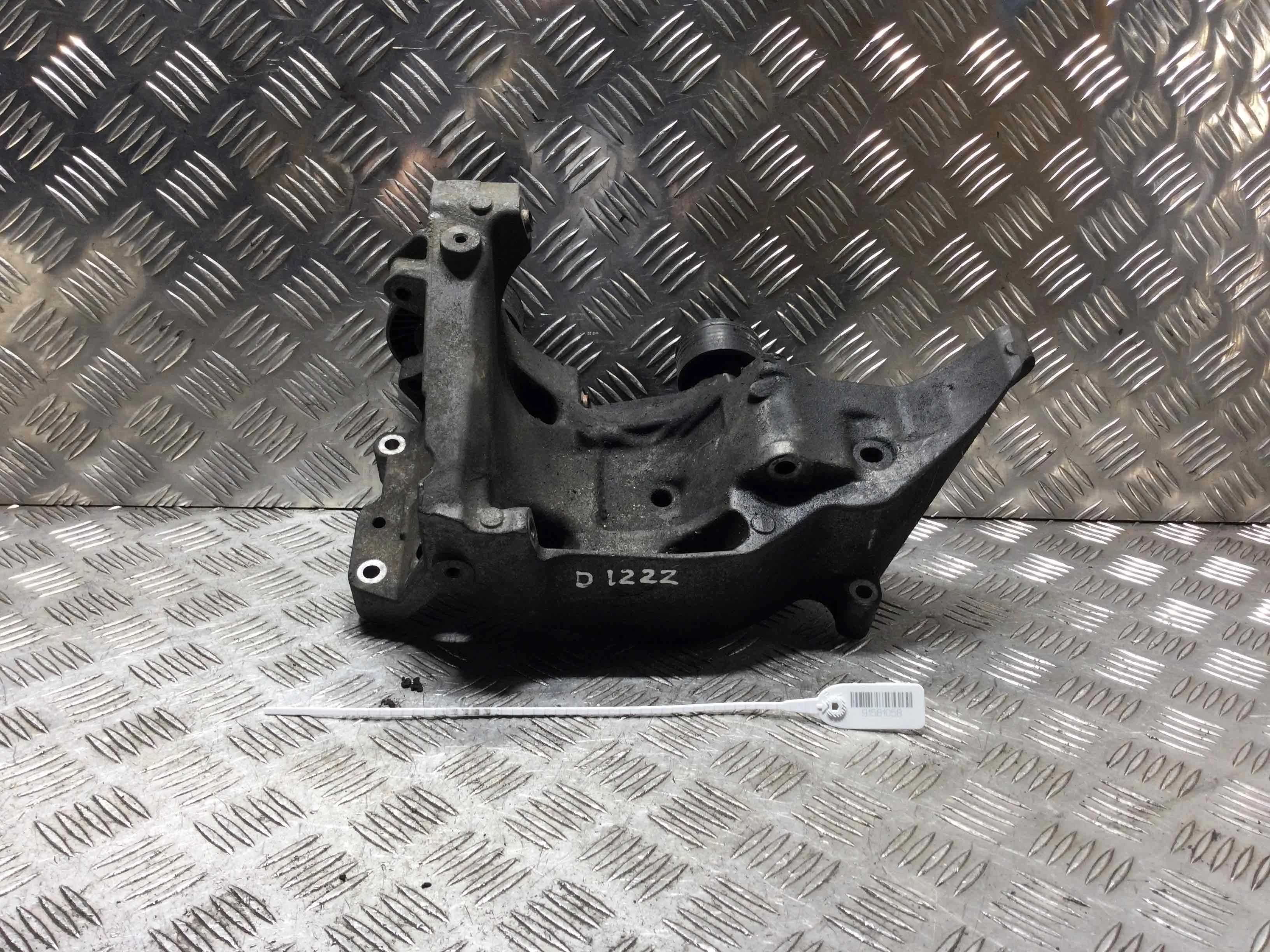 Кронштейн двигателя BMW 1-Series E87/E81/E82/E88 [рестайлинг] (2007-2011) дизель 2.0 TDI Автомат Х/б