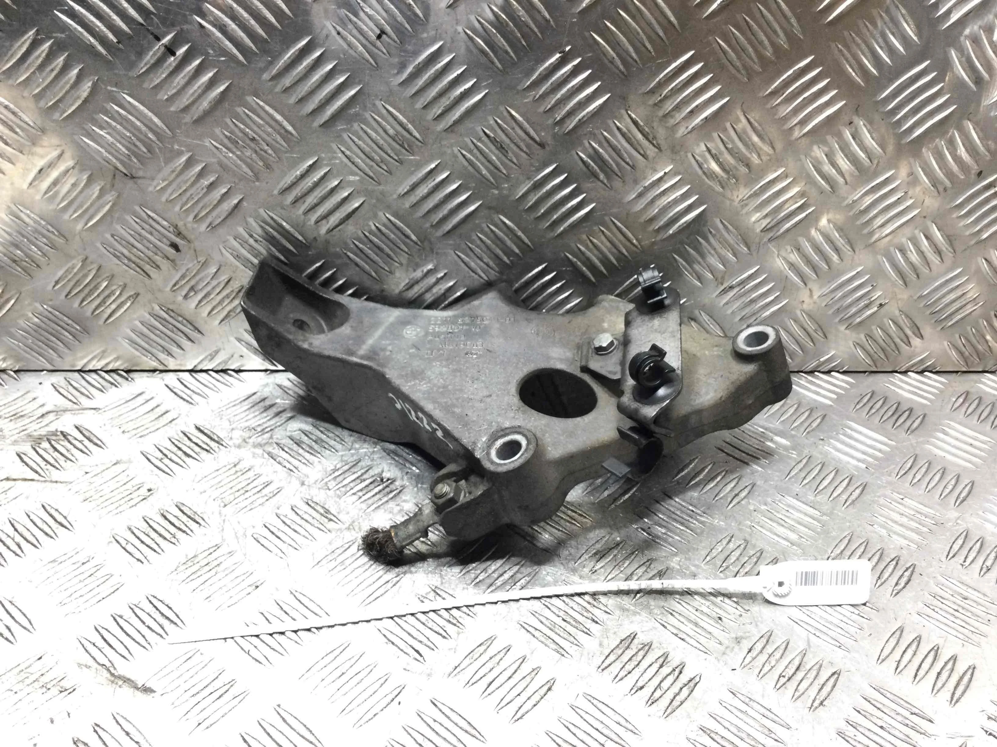 Кронштейн двигателя BMW 1-Series E87/E81/E82/E88 [рестайлинг] (2007-2011) дизель 2.0 TDI Автомат Х/б