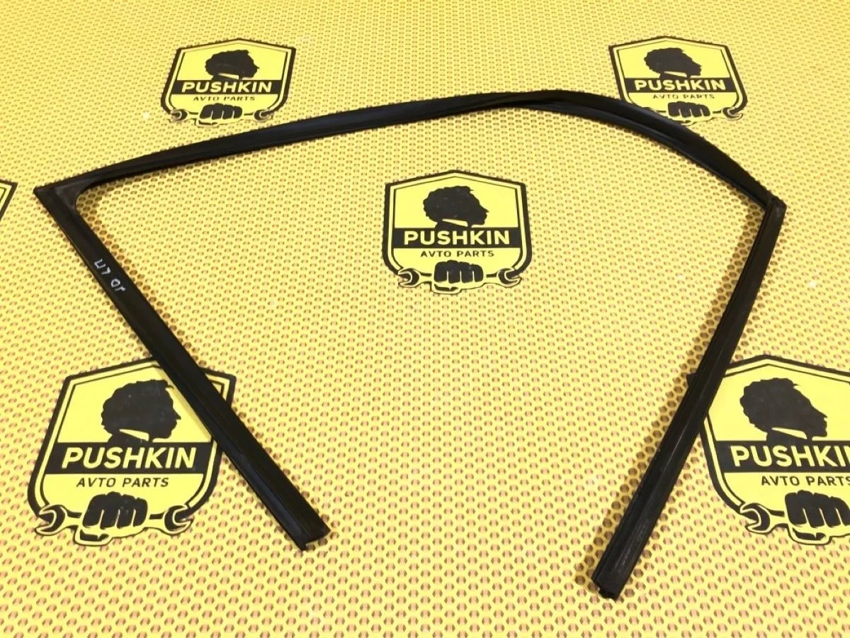 Уплотнитель стекла двери Kia Ceed 2014 82530A2000 JD G4FG, передний левый