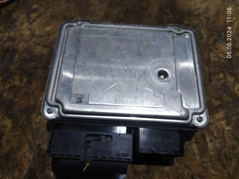 Блок управления двигателя Volkswagen Golf 2010 5K1