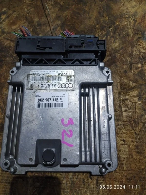 Блок управления двигателя Audi A5 2010 8T3