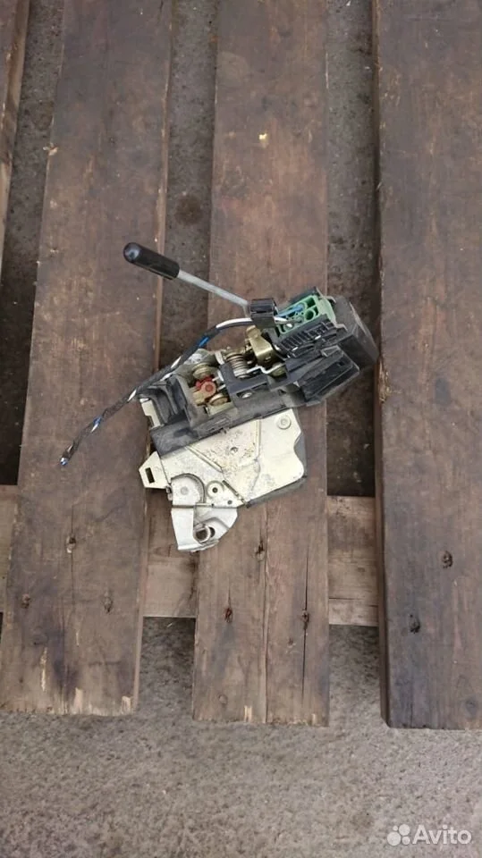 Замок бмв е39 задней левой двери