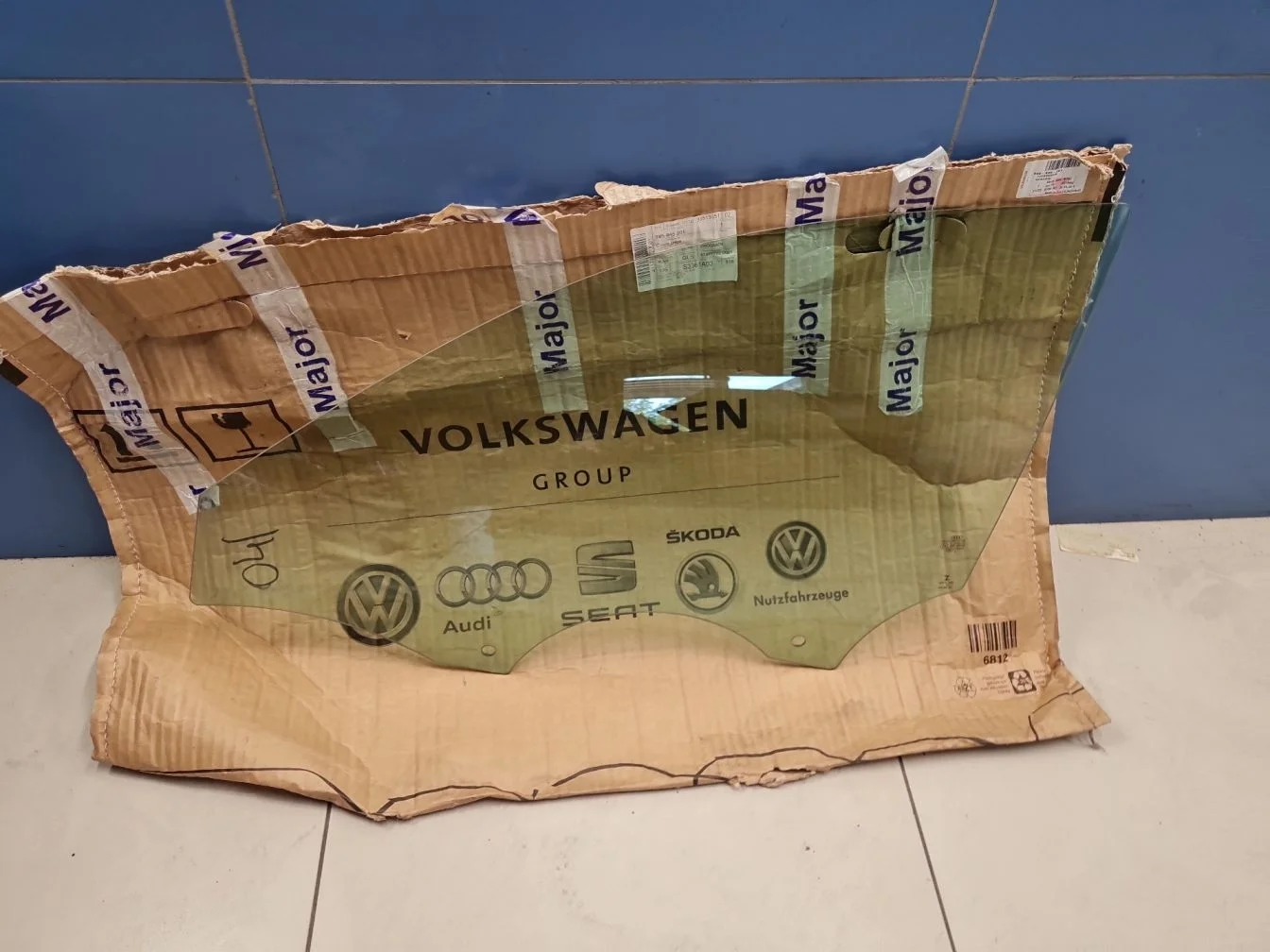 Стекло двери передней левой для Audi A3 8V 2012-2020