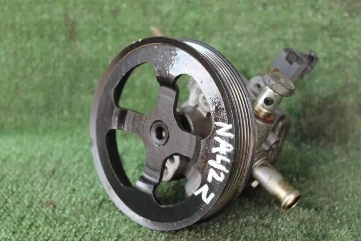 Б.у. насос гидроусилителя MITSUBISHI GRANDIS NA4W MITSUBISHI GRANDIS NA4W