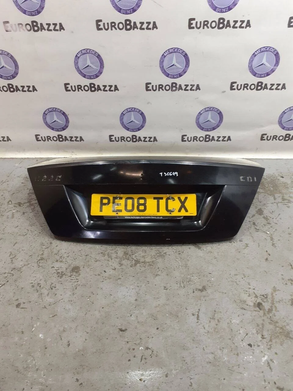 Крышка багажника Mercedes W204