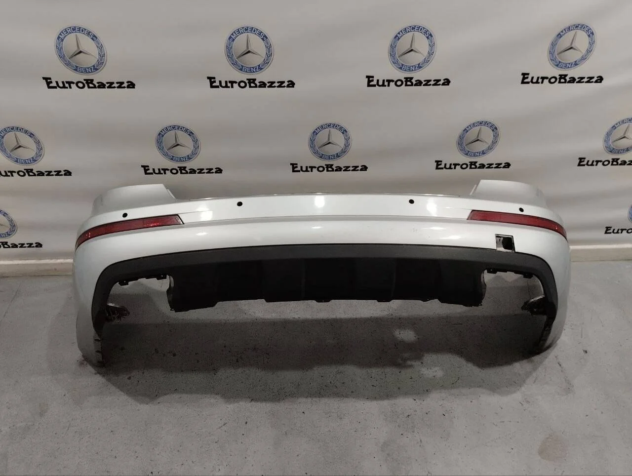 Бампер задний Mercedes W251