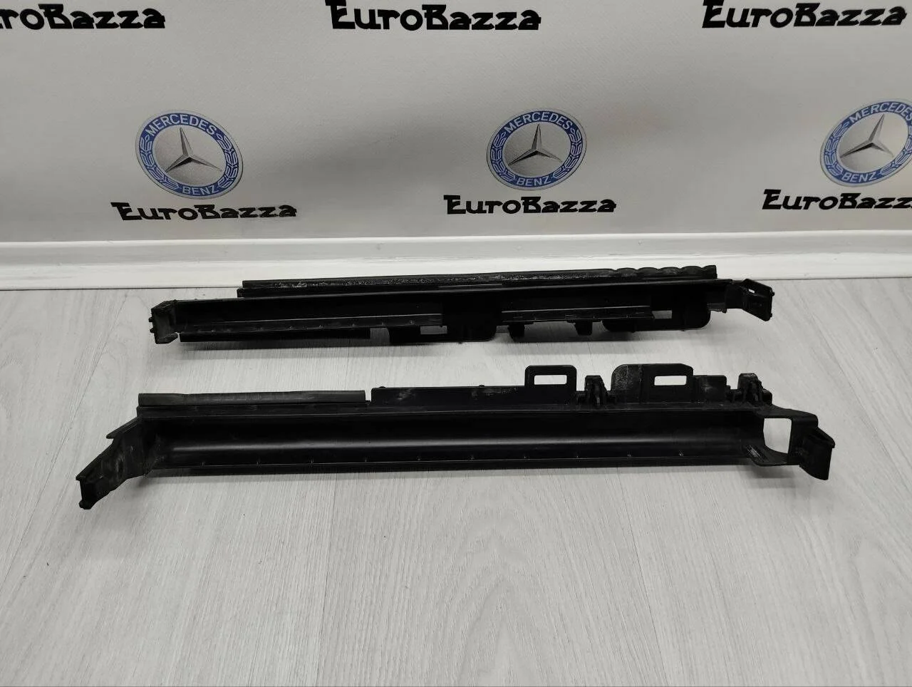 Кронштейн радиатора кондиционера Mercedes R172