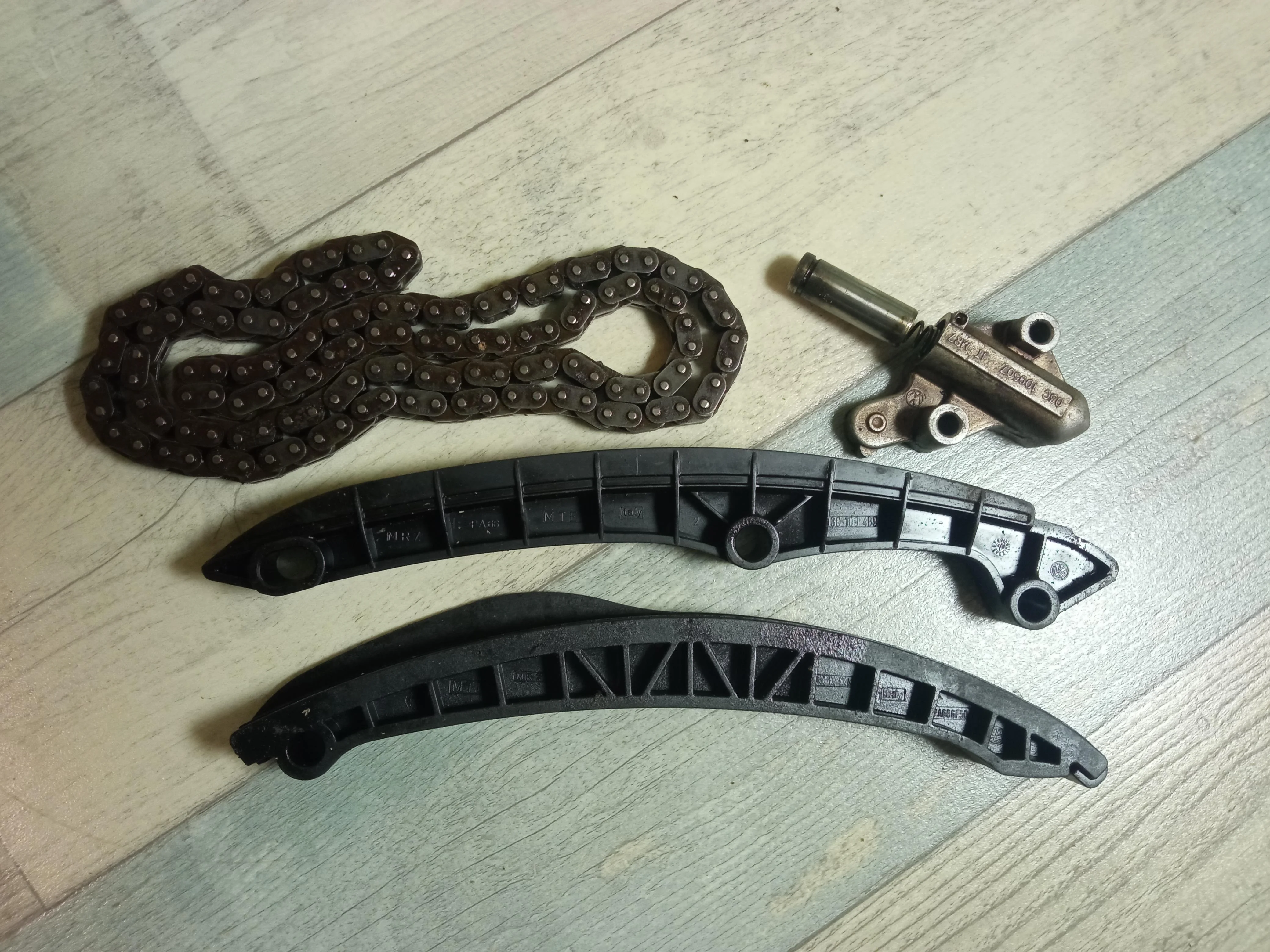 Комплект цепи ГРМ с натяжителями VAG