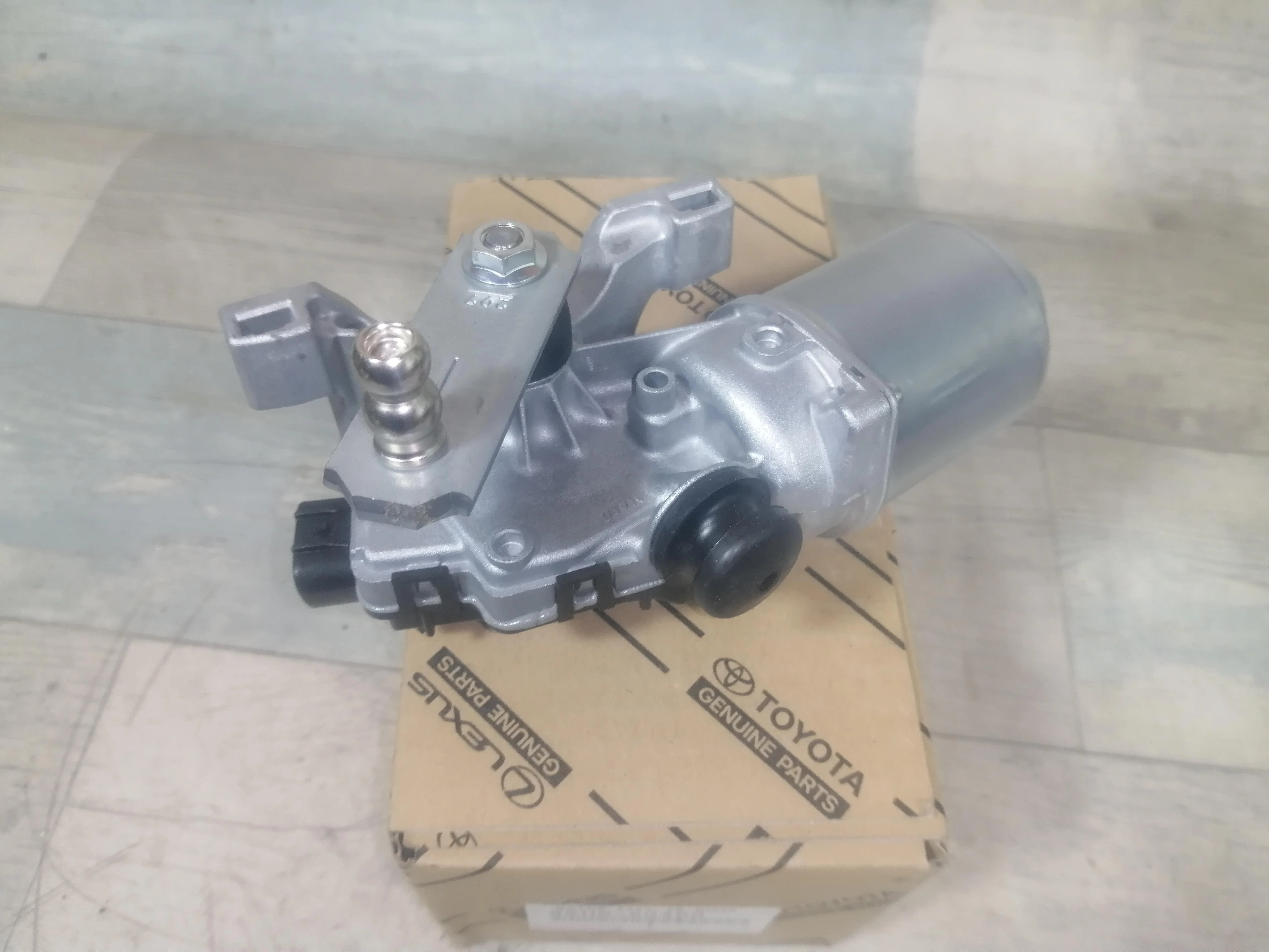 Мотор стеклоочистителя TOYOTA LAND CRUISER 200, LEXUS LX