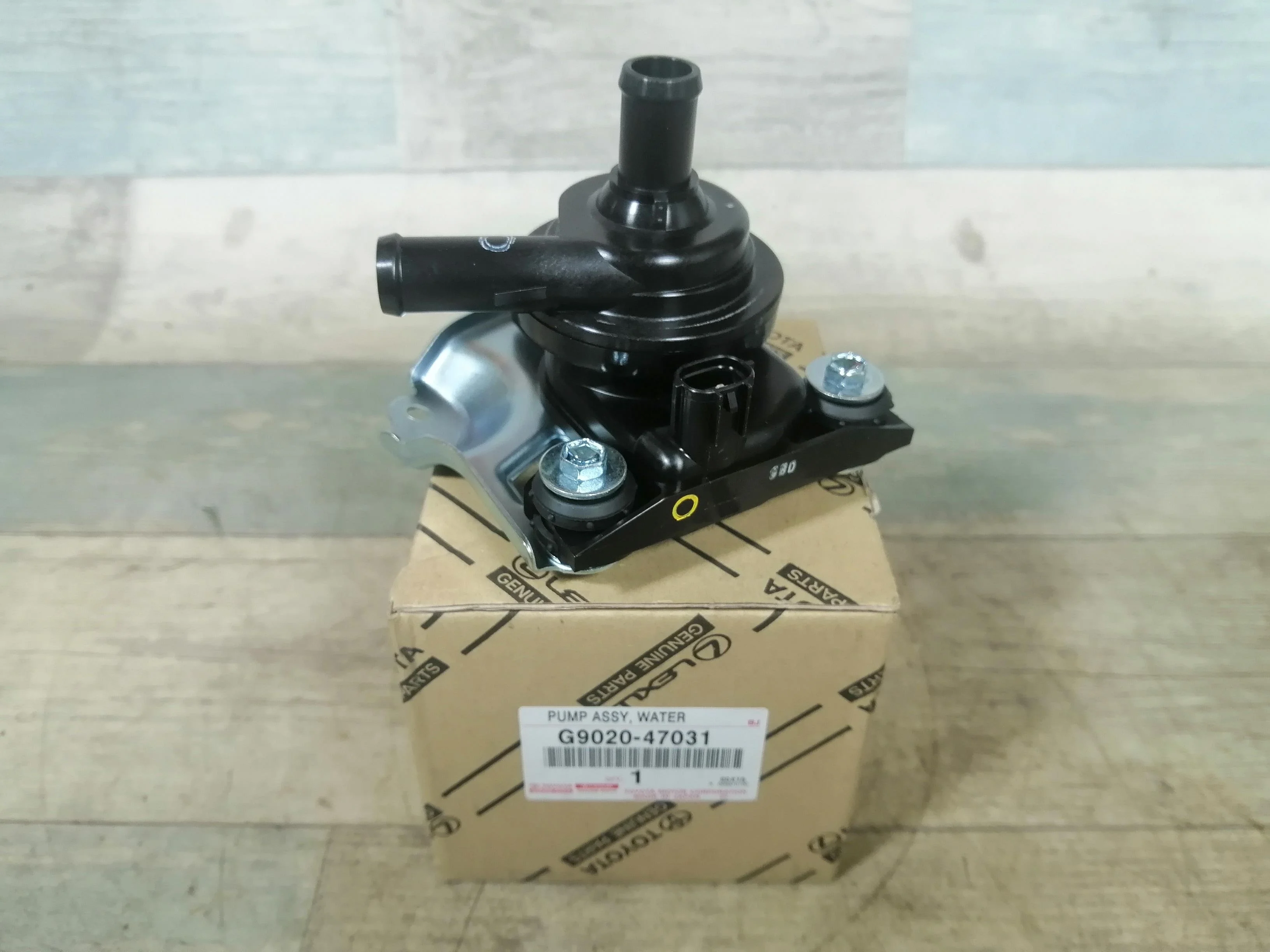 Помпа инвертора TOYOTA PRIUS