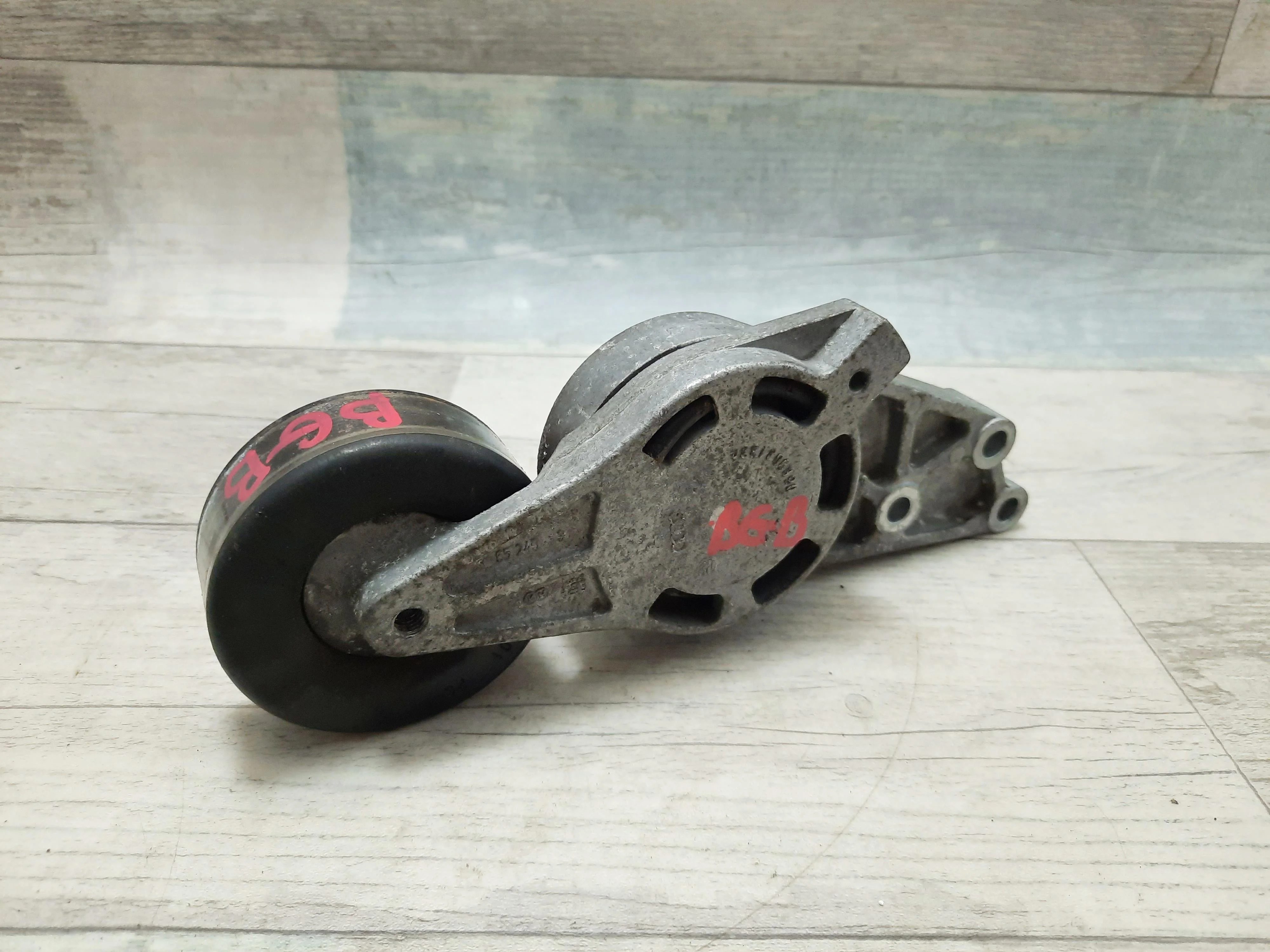 Натяжитель ремня AUDI A4 2001-2008