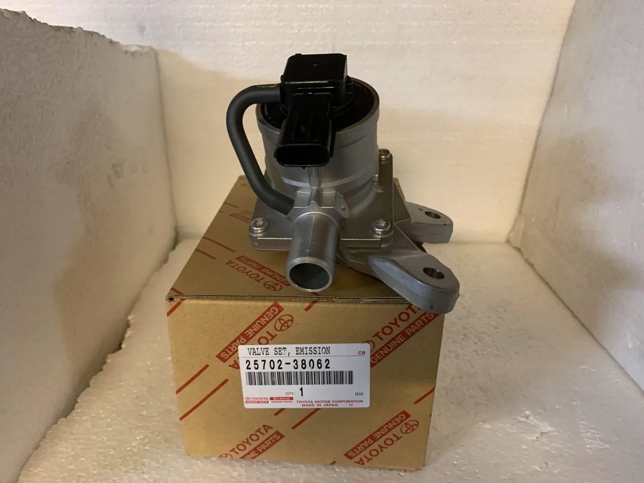 НОВЫЙ. Клапан EGR 1UR-FE LAND CRUISER 200