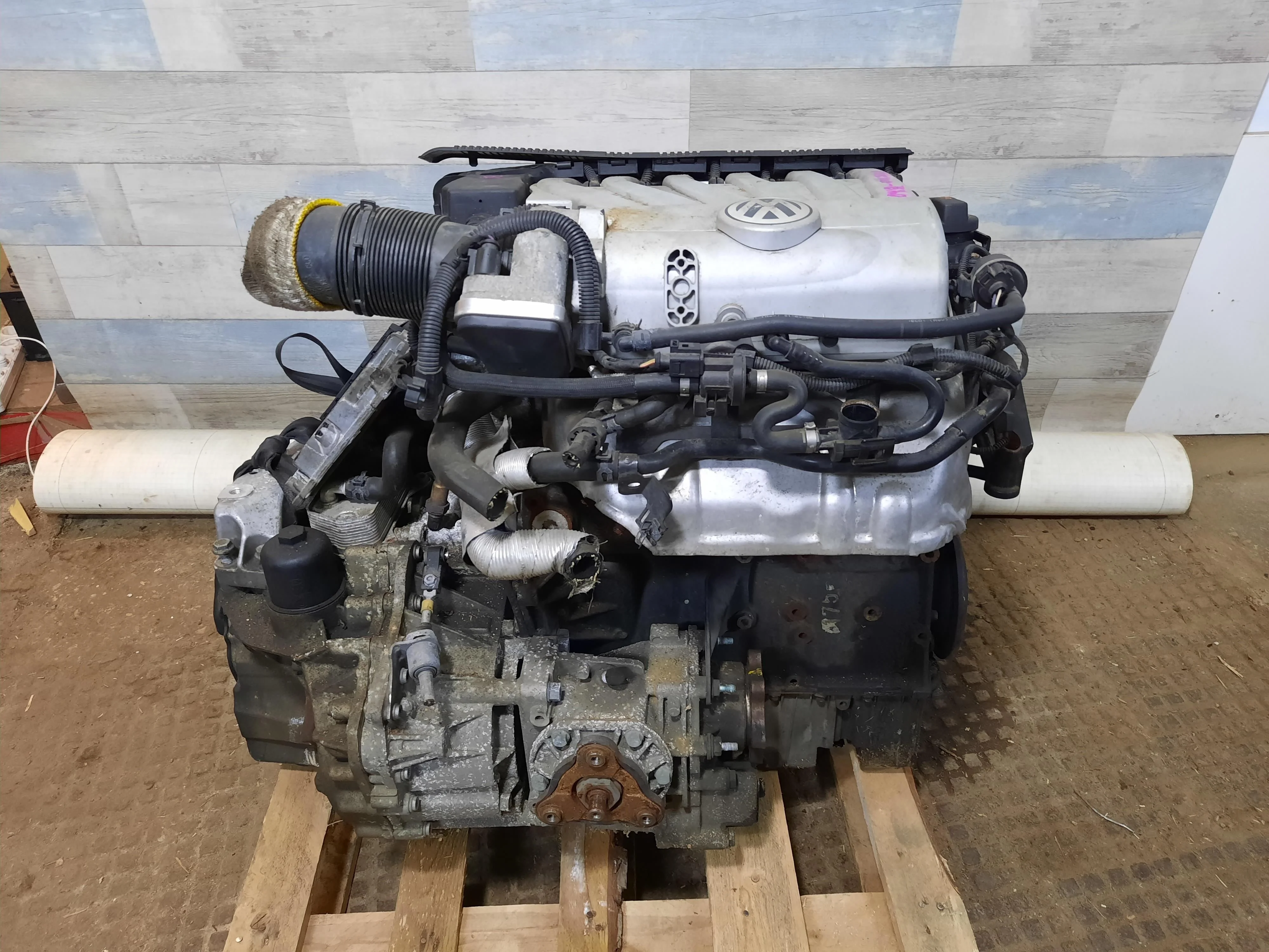 Двигатель Volkswagen Passat B6 AXZ 3,2 2005-2007