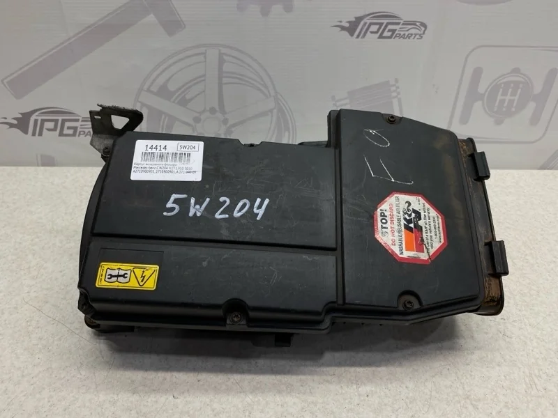 Корпус воздушного фильтра Mercedes-benz 2010 W204