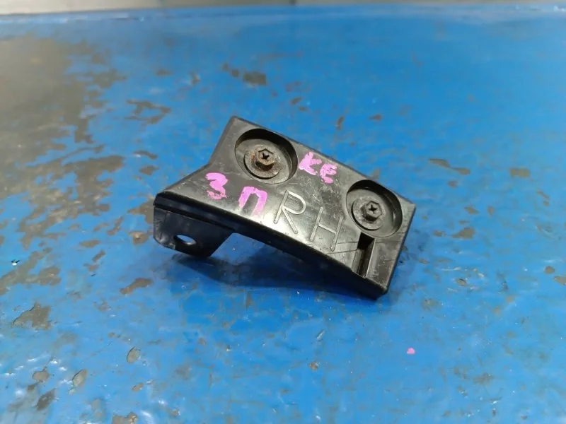 Крепление расширителя арки Mazda CX-5 KE