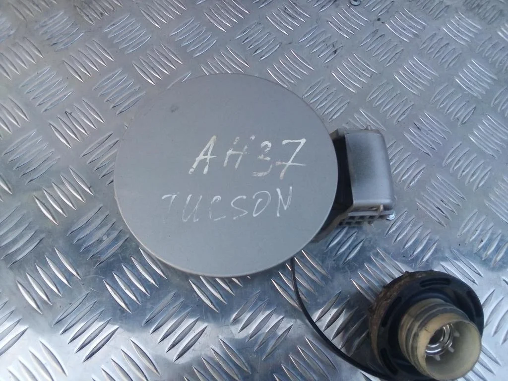 Лючок бензобака Hyundai TUCSON I (2004—2015)