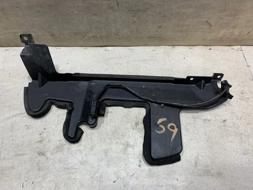 Дефлектор левый Nissan Juke F15