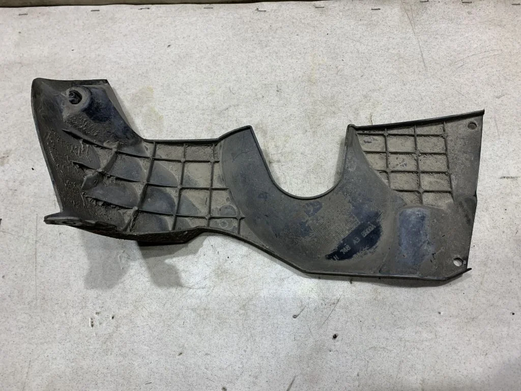 Пыльник бампера Nissan Qashqai J10