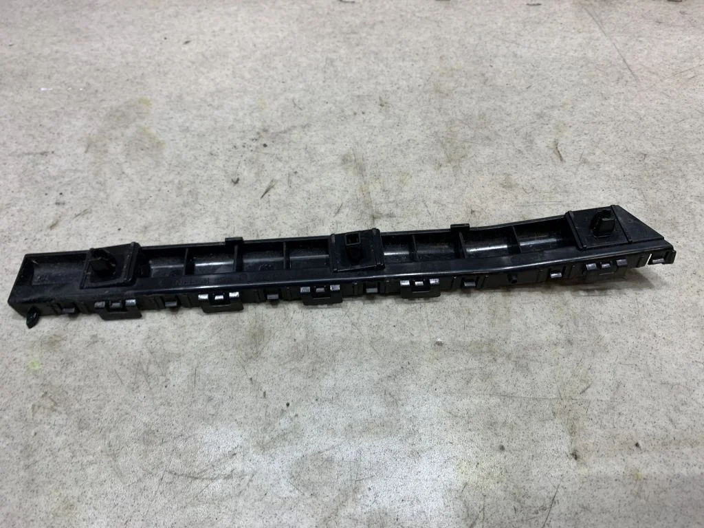 Кронштейн бампера Nissan Qashqai J11 Кашкай