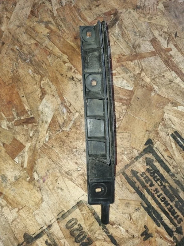 Кронштейн бампера Audi TT 2005 8N3