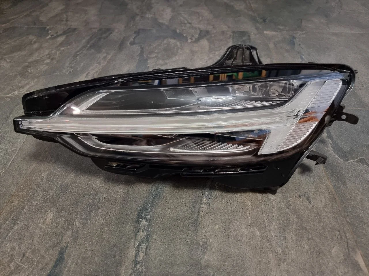 Левая фара Volvo VOLVO V60 S60 РЕСТАЙЛ FULL LED 32420490 Volvo S60 III 2018-2023 Volvo V60 2019+