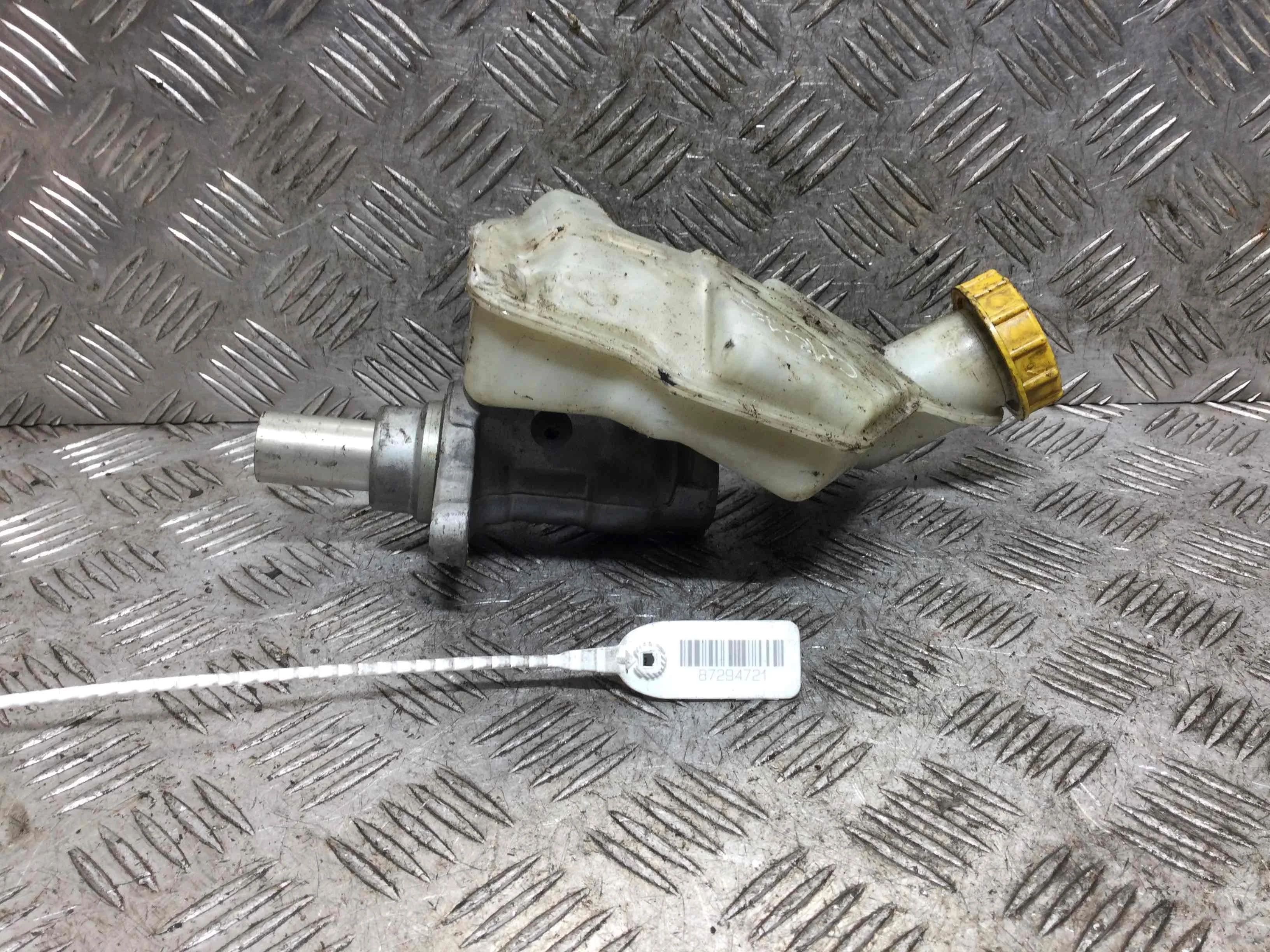 Цилиндр тормозной главный Ford Fiesta 5 поколение (2001-2007) бензин 1.3 i Механика Х/б