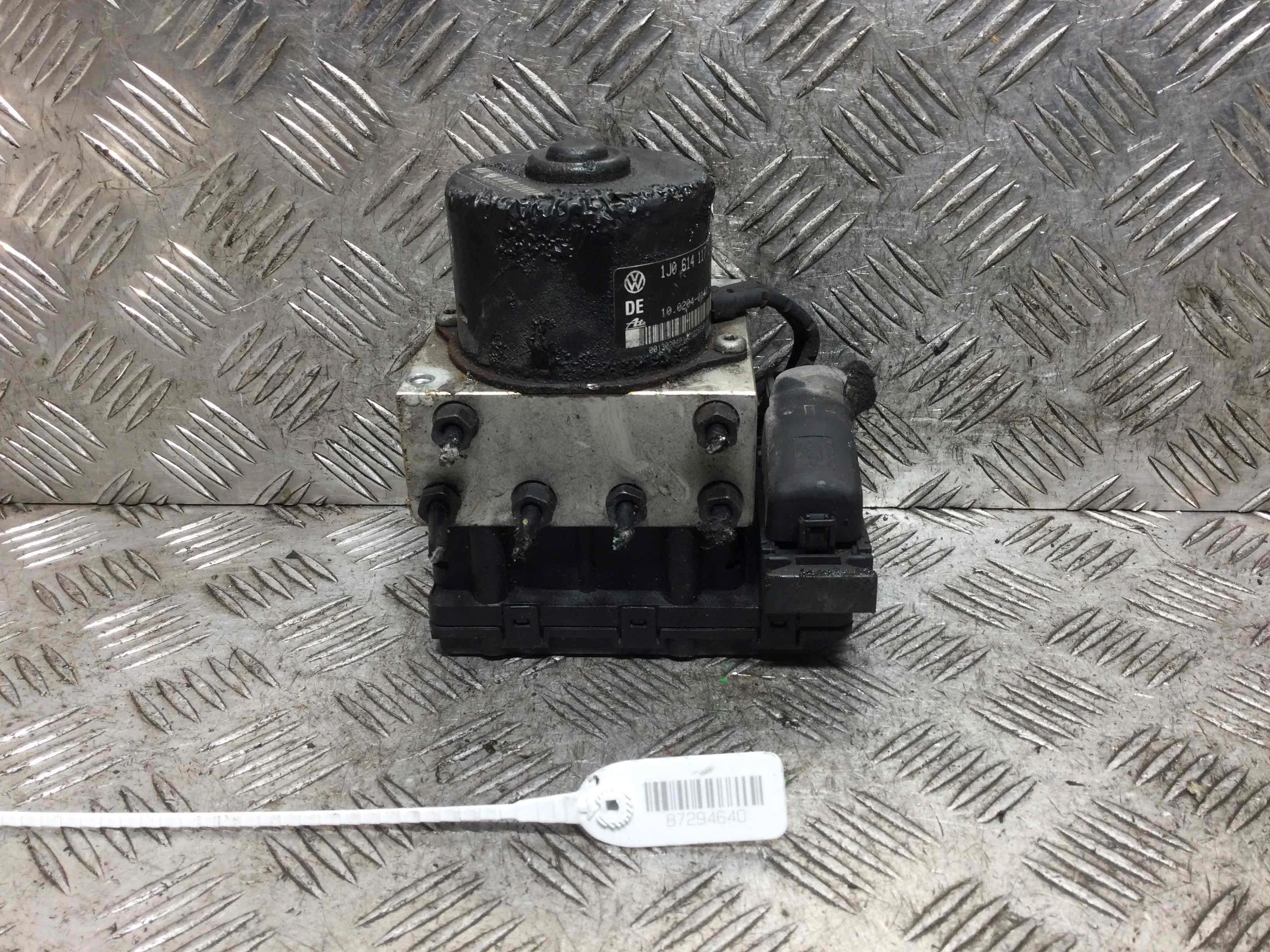 Блок ABS Volkswagen Golf 4 поколение (1997-2004) бензин 1.6 i Механика Х/б