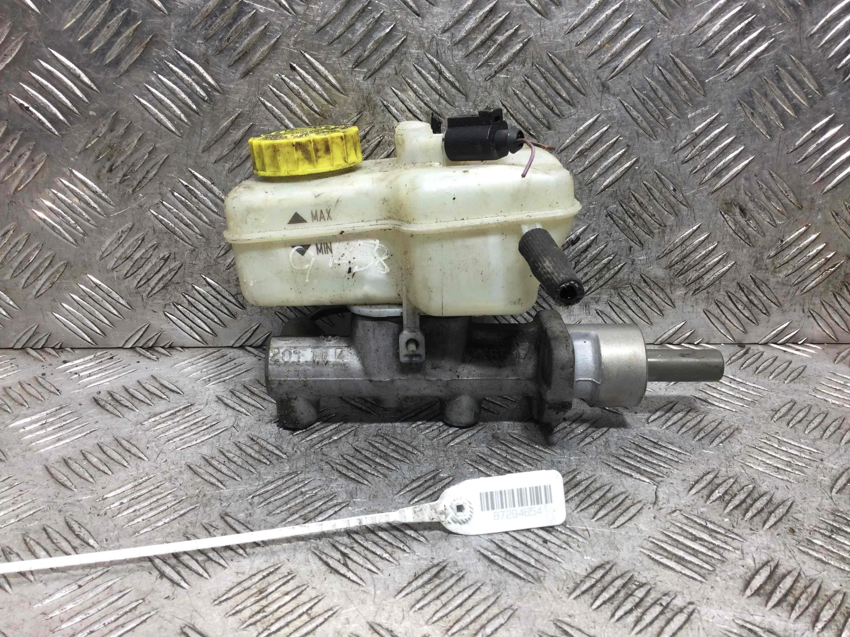 Цилиндр тормозной главный Volkswagen Polo 4 поколение (2001-2005) бензин 1.2 i Механика Х/б