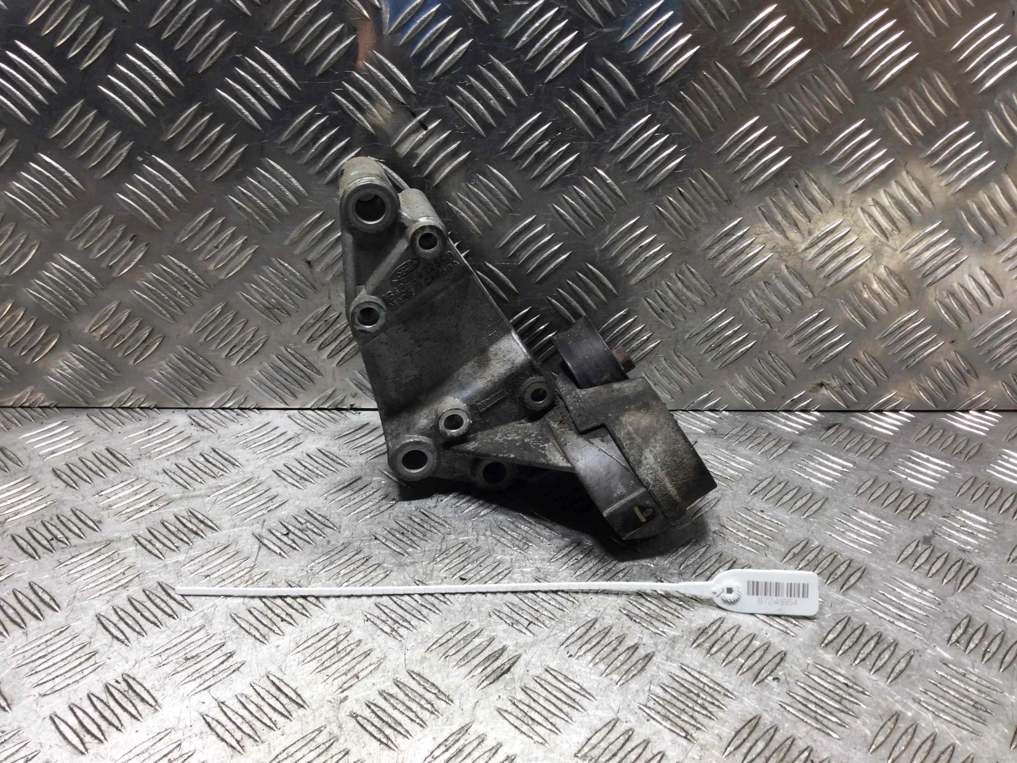 Кронштейн двигателя Ford Focus 1 поколение [рестайлинг] (2001-2005) дизель 1.8 TDCi Механика Универсал