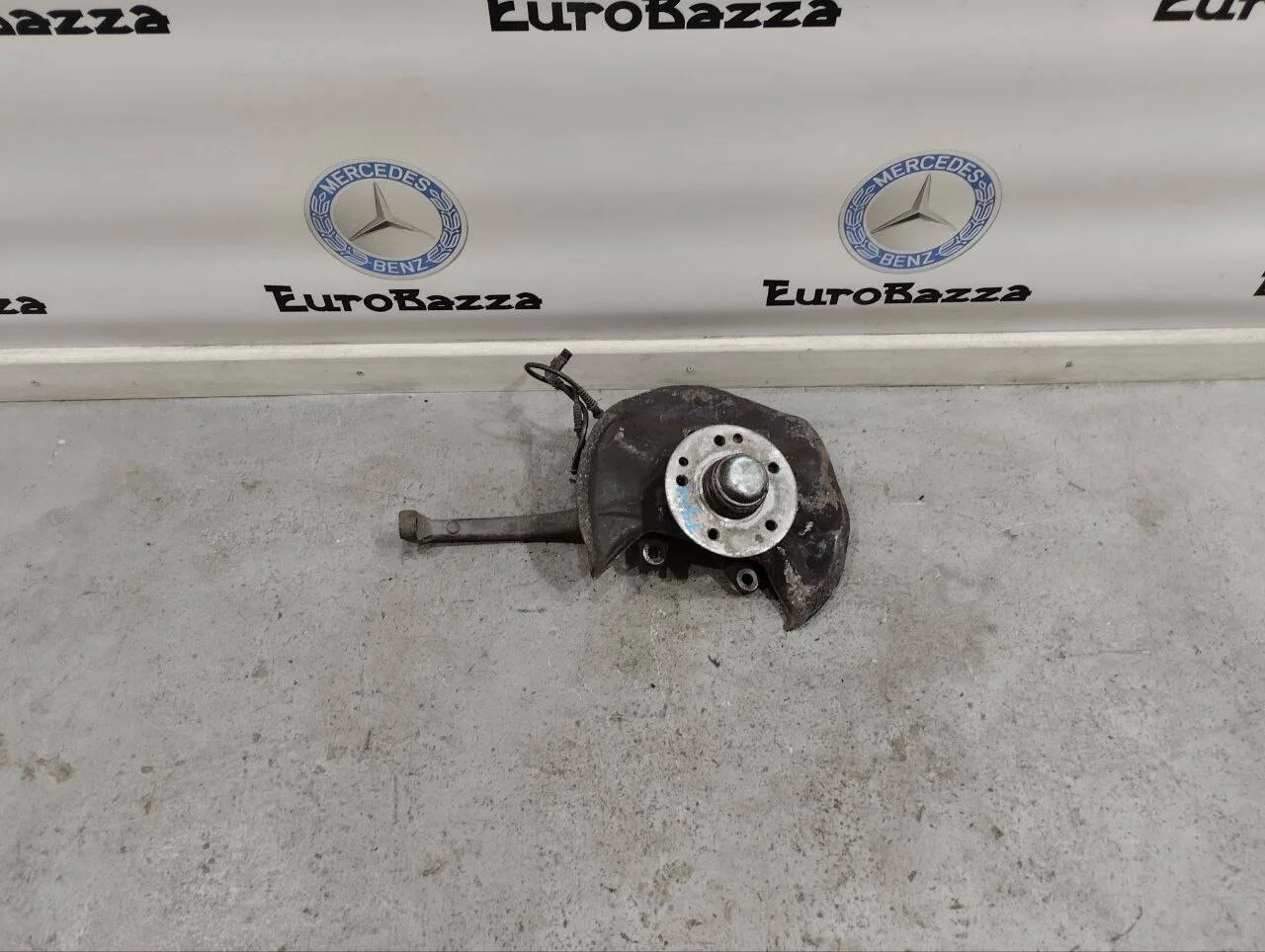 Поворотный кулак левый Mercedes W210