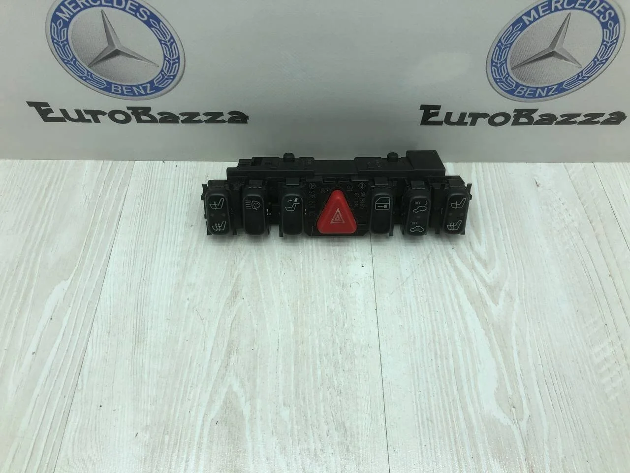 Блок кнопок центральной консоли Mercedes W210