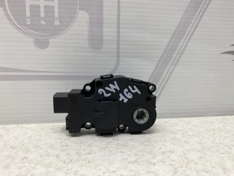 Моторчик заслонки печки Mercedes-benz 2006 W164