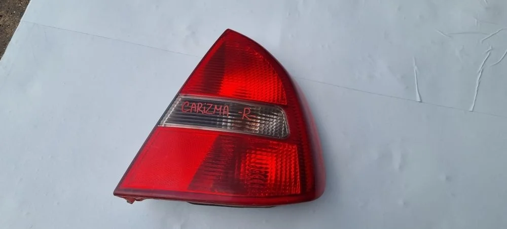 Фонарь задний наружный правый Mitsubishi Carisma