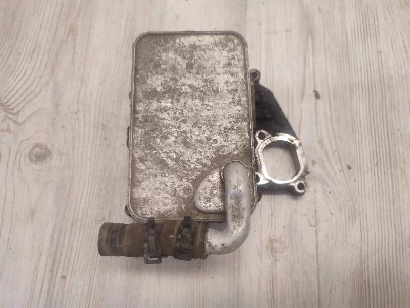 Радиатор масляный VW Touareg 2 2010-2018 7P