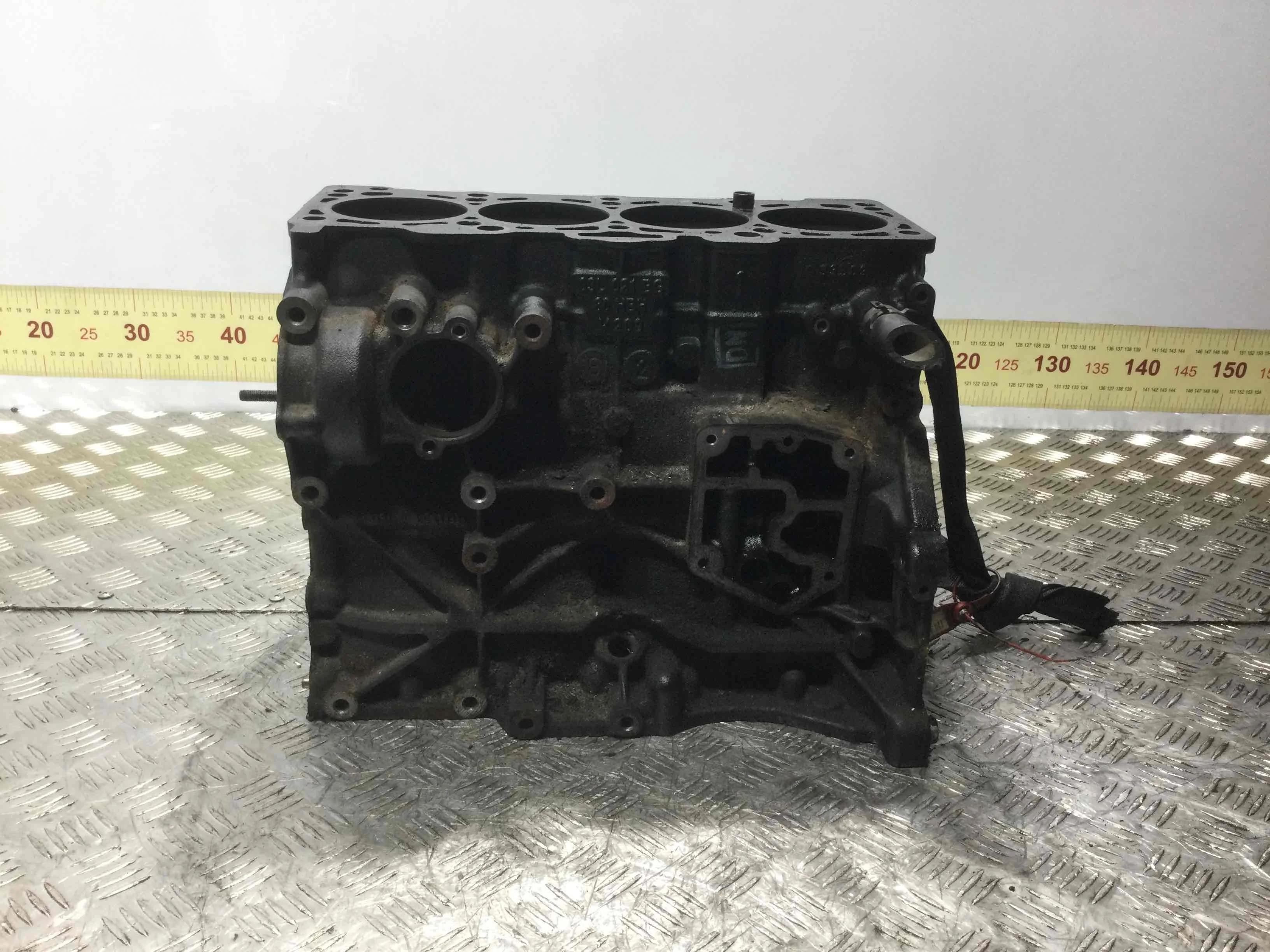 Блок цилиндров Volkswagen Golf 6 поколение (2008-2015) дизель 2.0 TDI DSG Универсал
