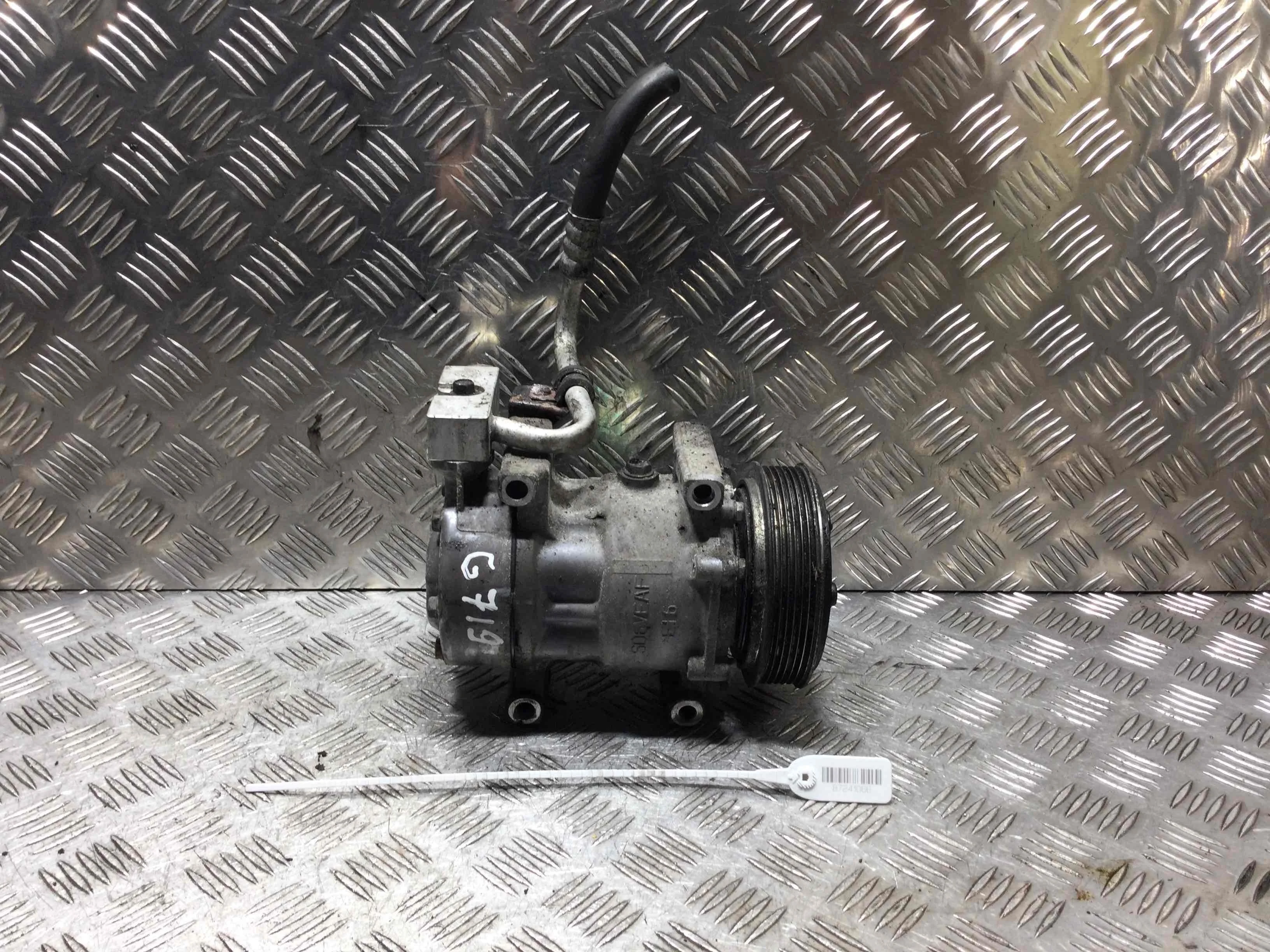 Компрессор кондиционера Ford Fiesta 5 поколение (2001-2007) дизель 1.4 HDi Механика Х/б