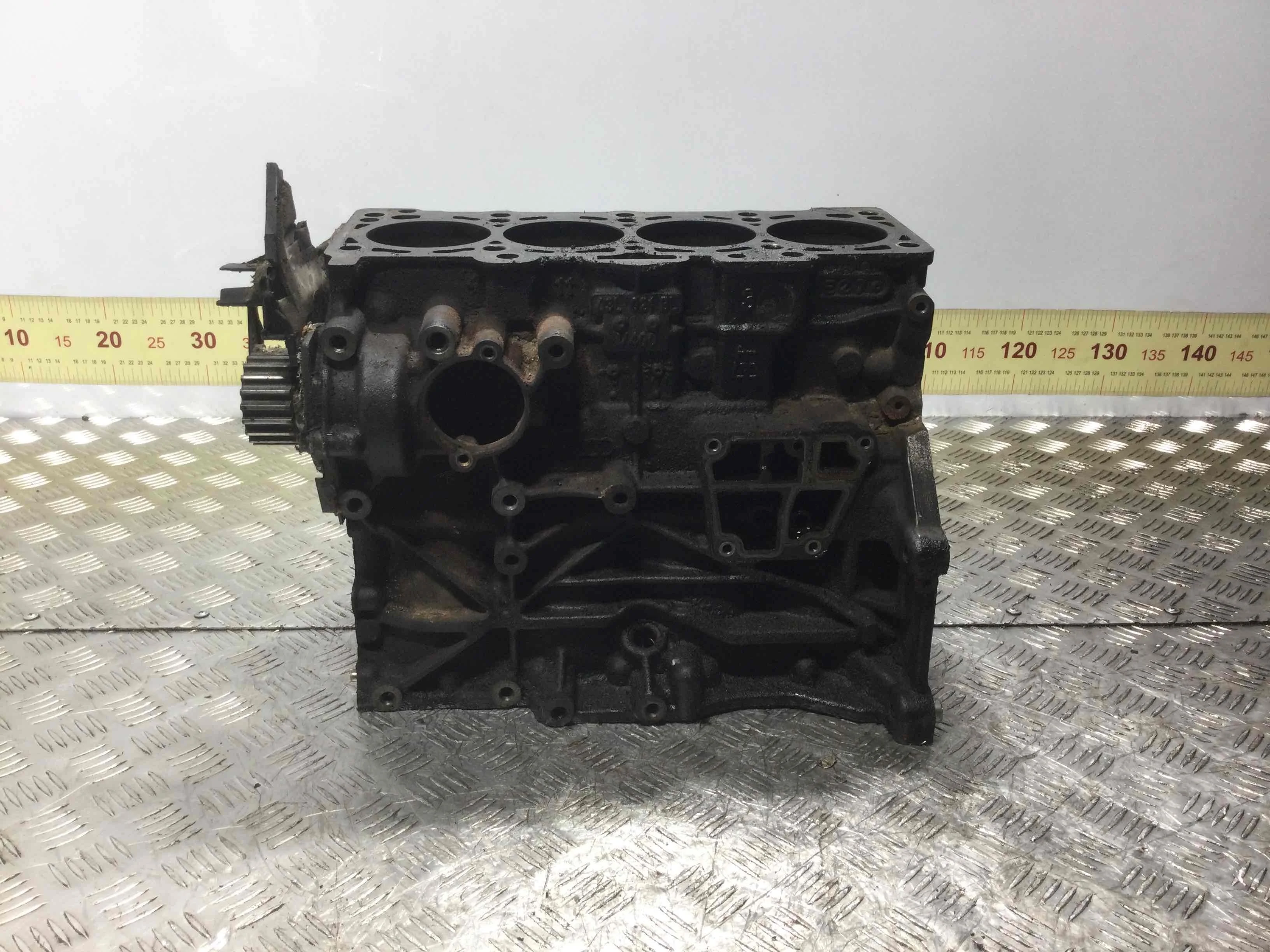 Блок цилиндров Volkswagen Golf 5 поколение (2004-2009) дизель 1.6 TDI Механика Х/б