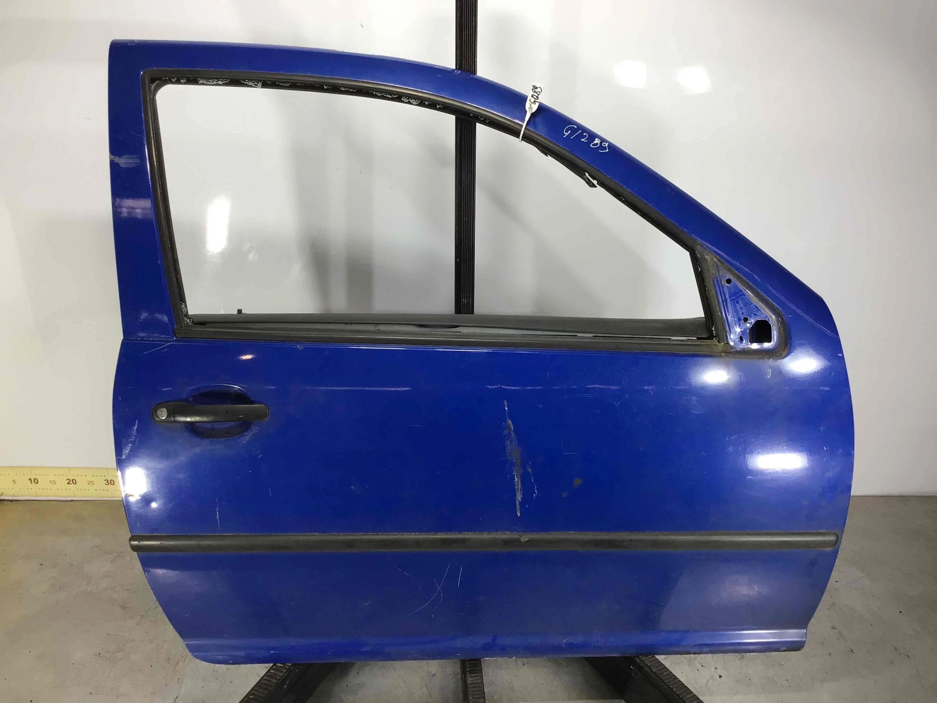 Дверь передняя правая Volkswagen Golf 4 поколение (1997-2004) бензин 1.6 i Механика 3-дв, х/б