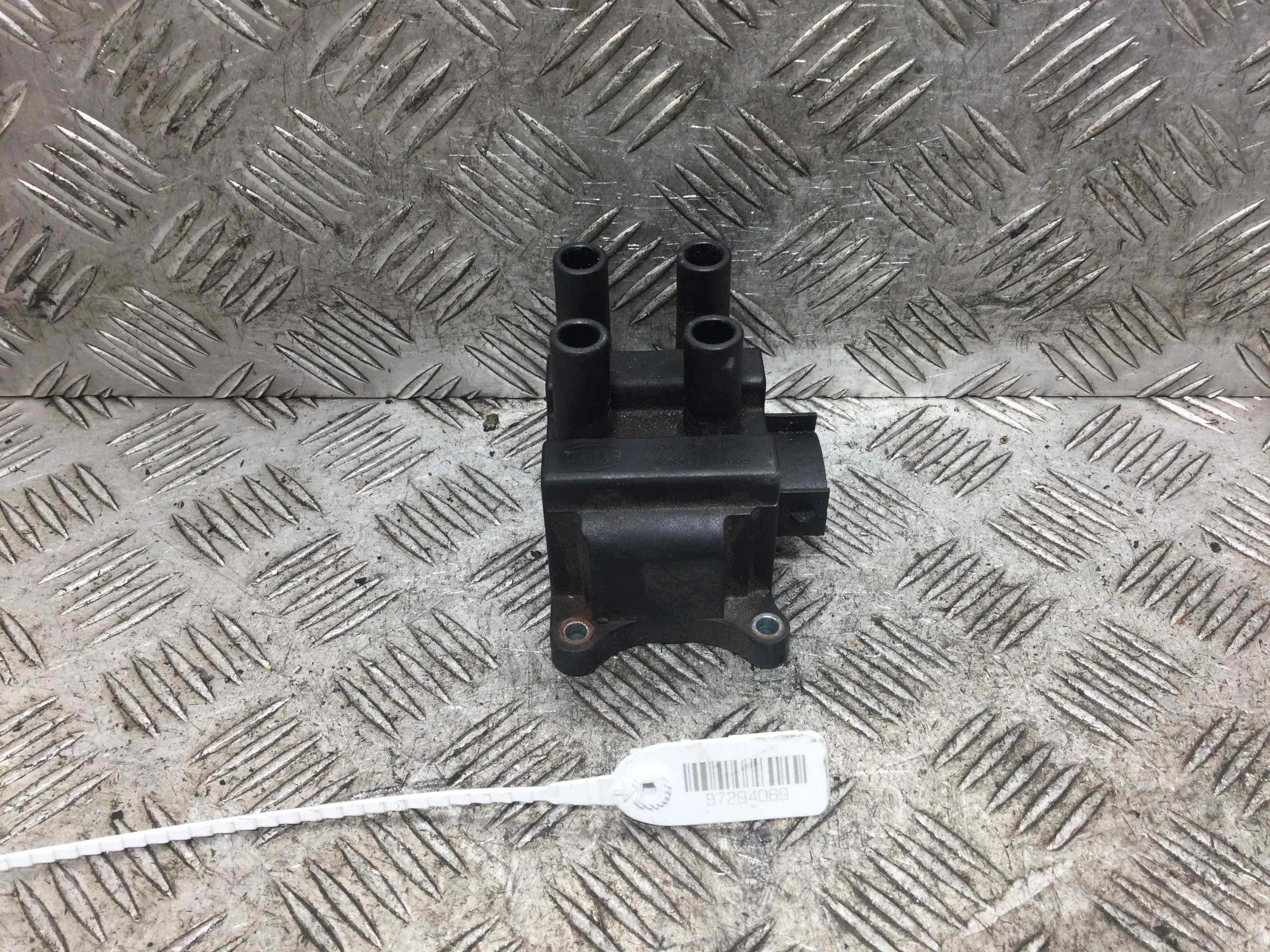 Катушка зажигания Ford Focus 1 поколение [рестайлинг] (2001-2005) бензин 1.6 i Механика Х/б