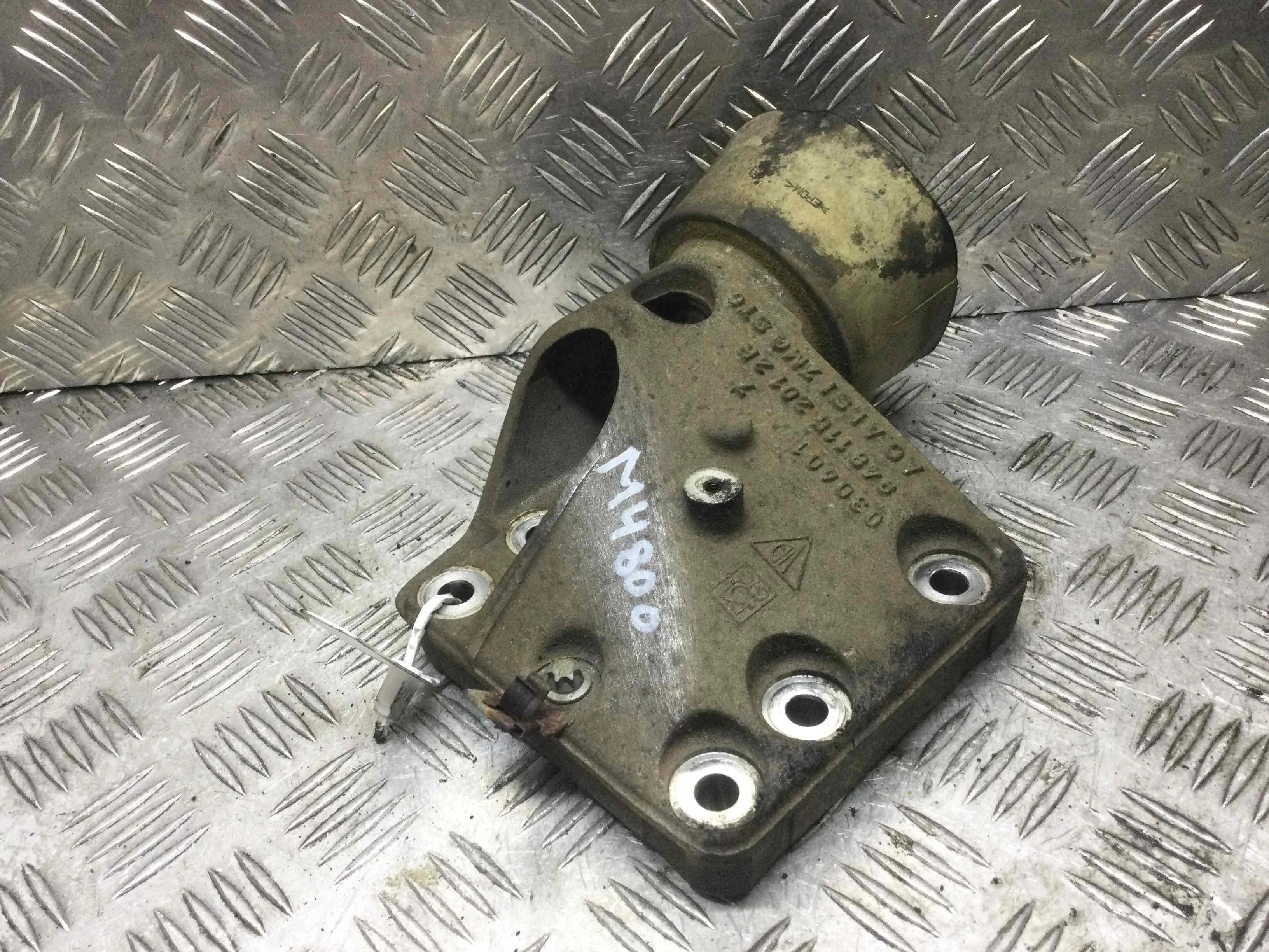 Кронштейн двигателя Porsche Cayenne 955 (2002-2007) бензин 4.5  Автомат