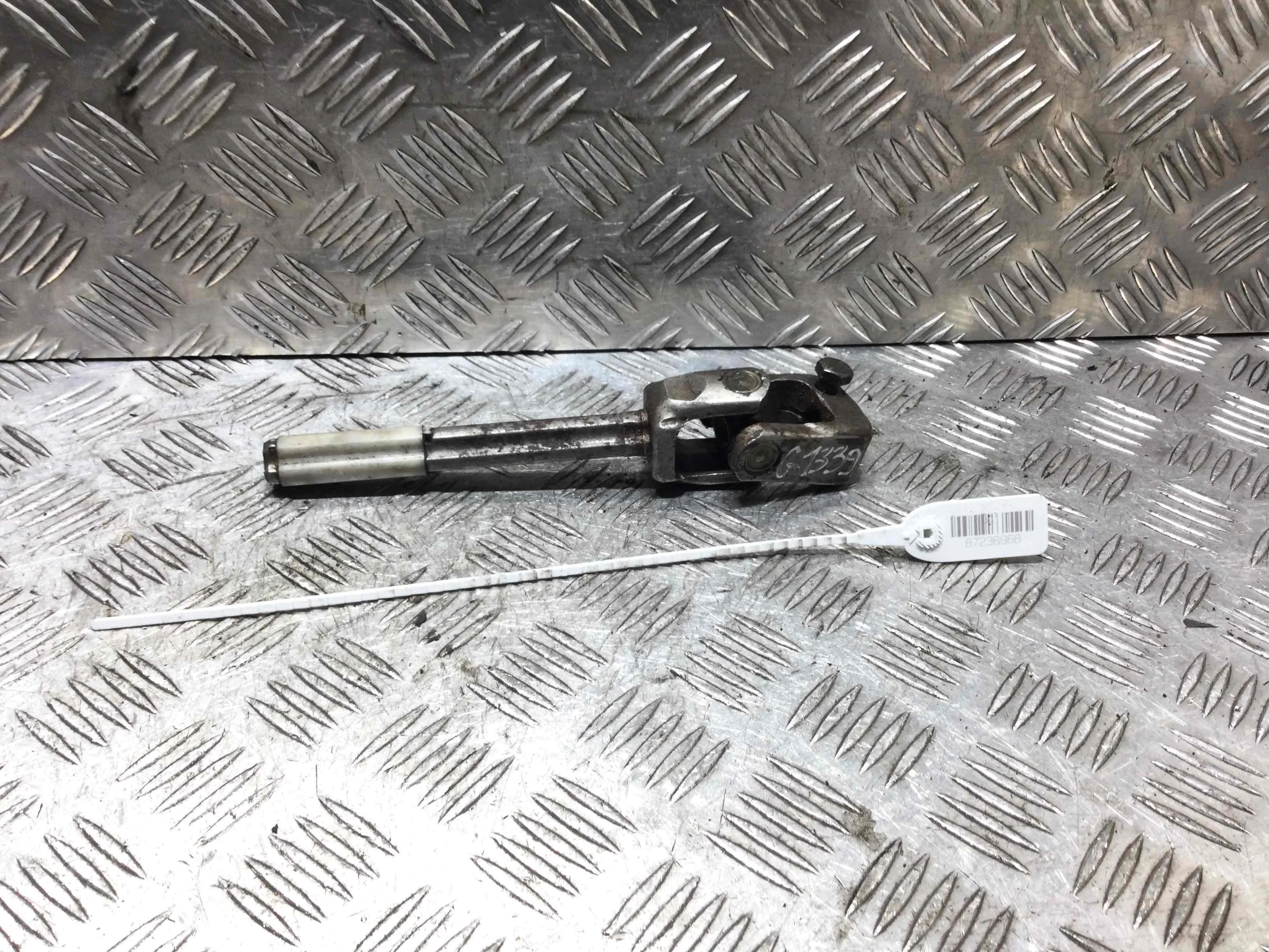 Рулевой карданчик Audi A3 8L [рестайлинг] (2000-2003) бензин 1.6 i Механика Х/б